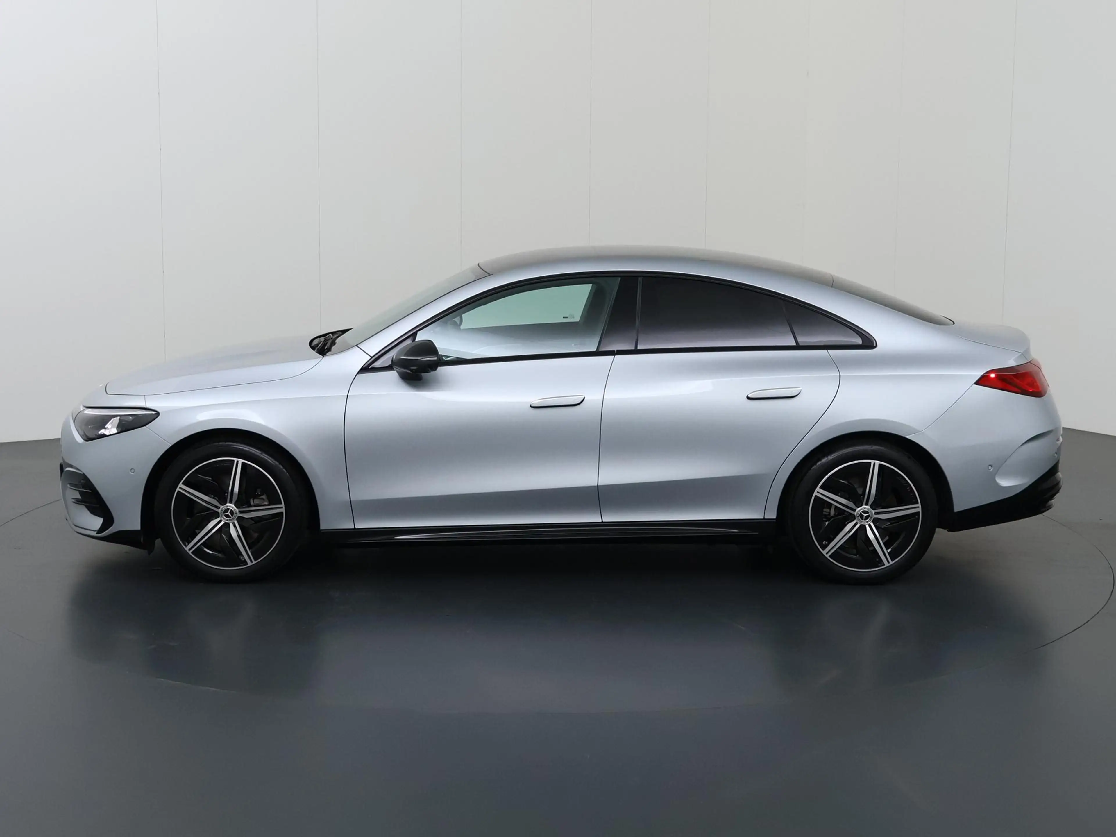 Mercedes-Benz CLA 250 250+ Launch Edition 85.5 kWh | Night | Panoramadak — photo 5