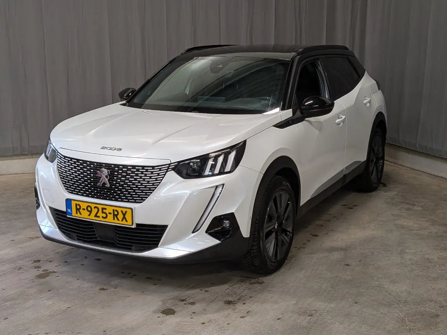 Peugeot e-2008 EV GT Pack 50 kWh 3 Fase 136pk | Schuif-/Kanteldak Blanc - 1
