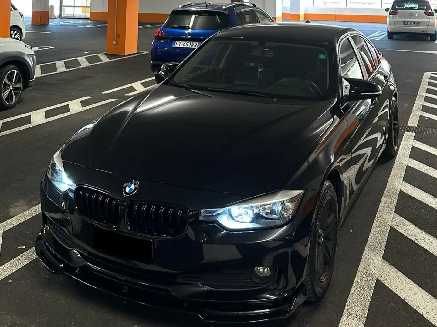 BMW 320 Serie 3 F30 2011 Berlina 318d Business auto - 2