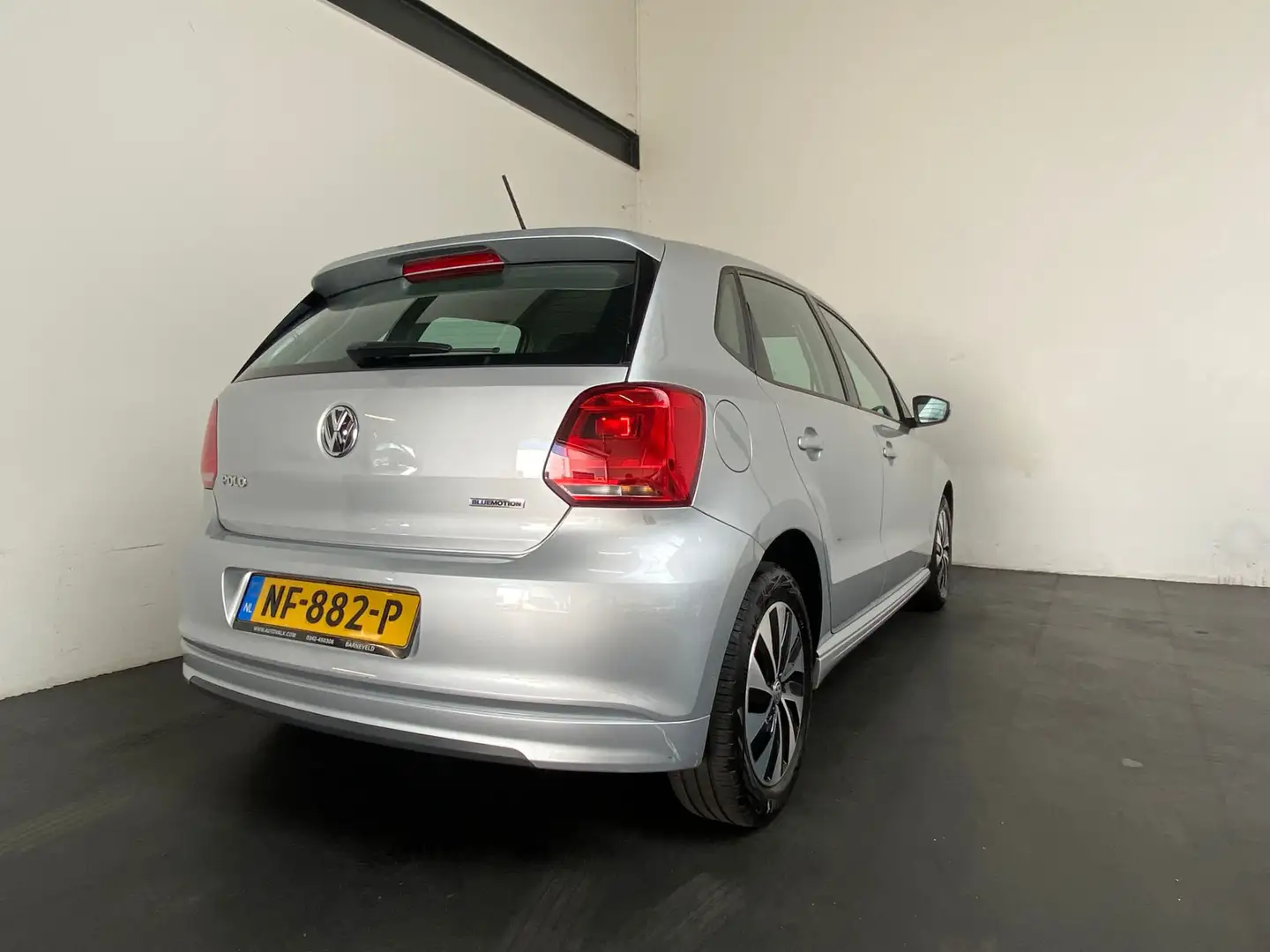 Volkswagen Polo 1.0 BlueMotion Edition Gris - 2