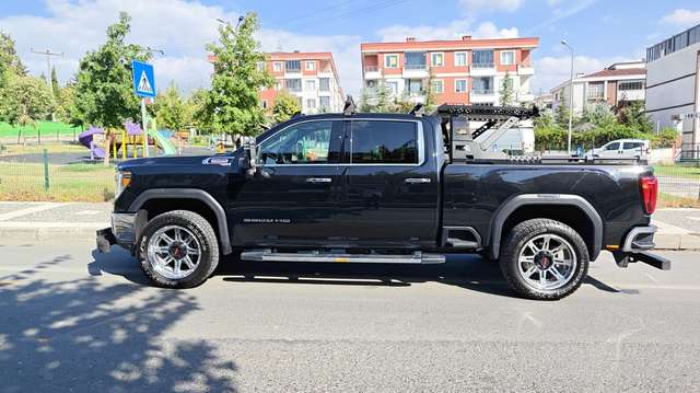 Imagine GMC Sierra Denali