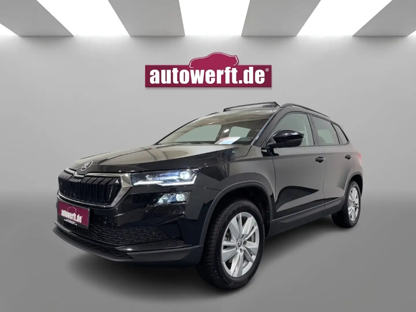 Skoda Karoq 2.0 TDI 4x4 DSG ELEGANCE PANO AHK LED CAM NAVI VIR Schwarz - 1