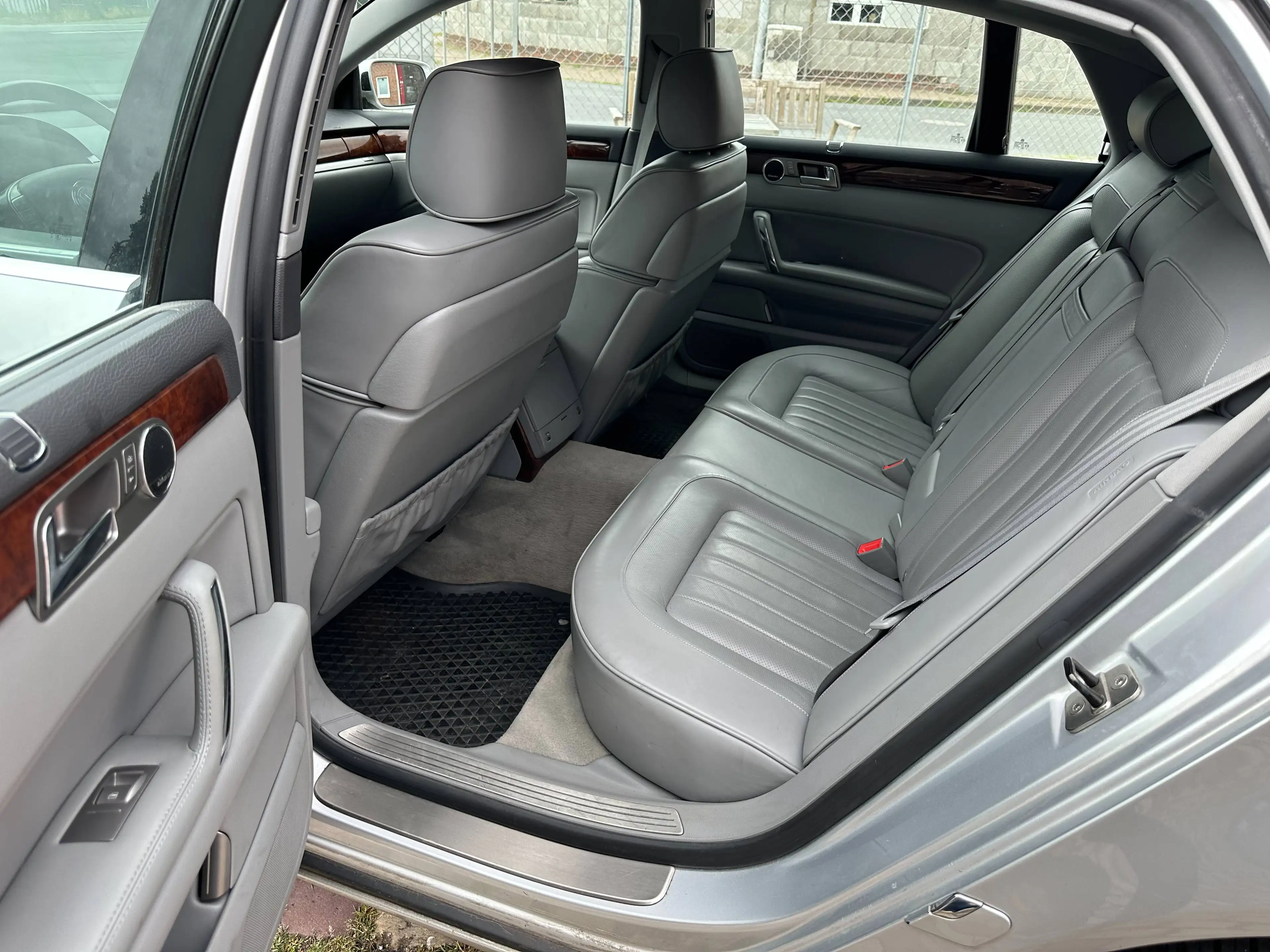 Volkswagen Phaeton V6 5-Sitzer 4Motion — photo 12