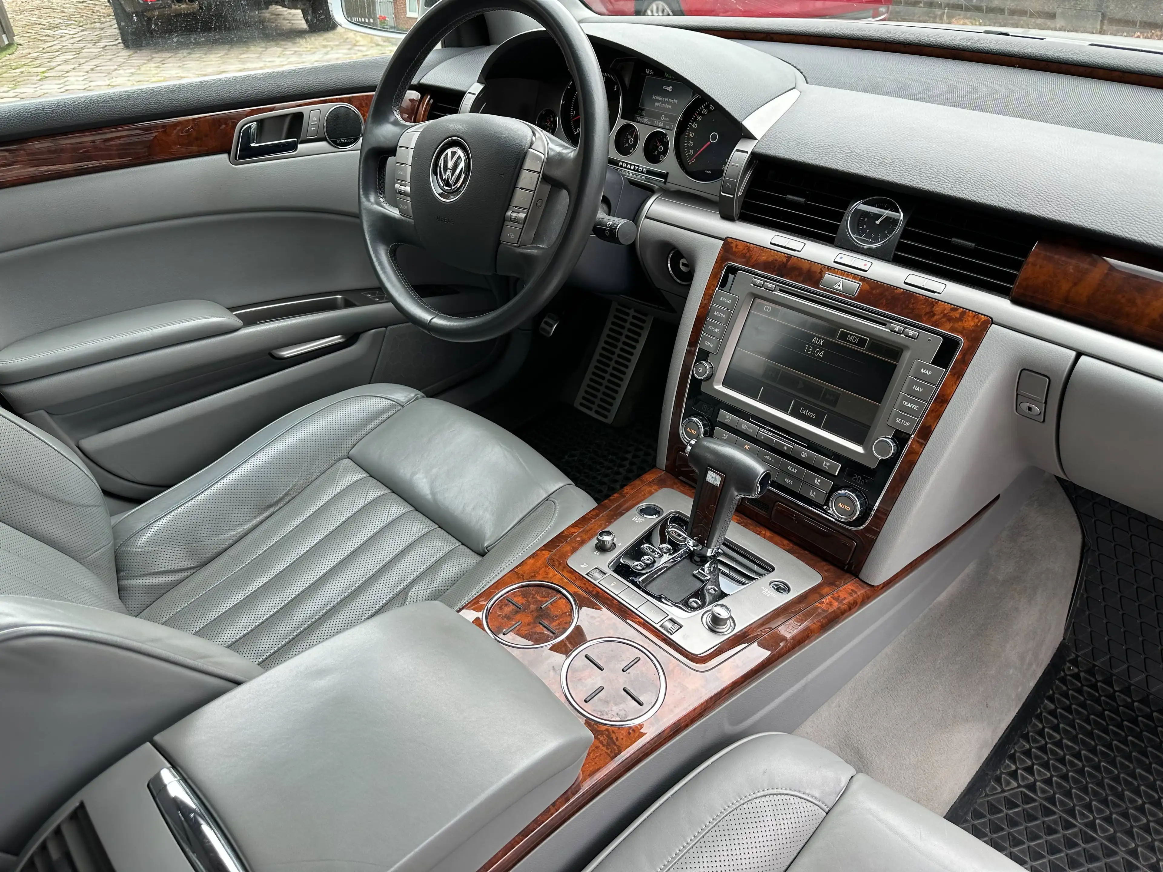 Volkswagen Phaeton V6 5-Sitzer 4Motion — photo 15