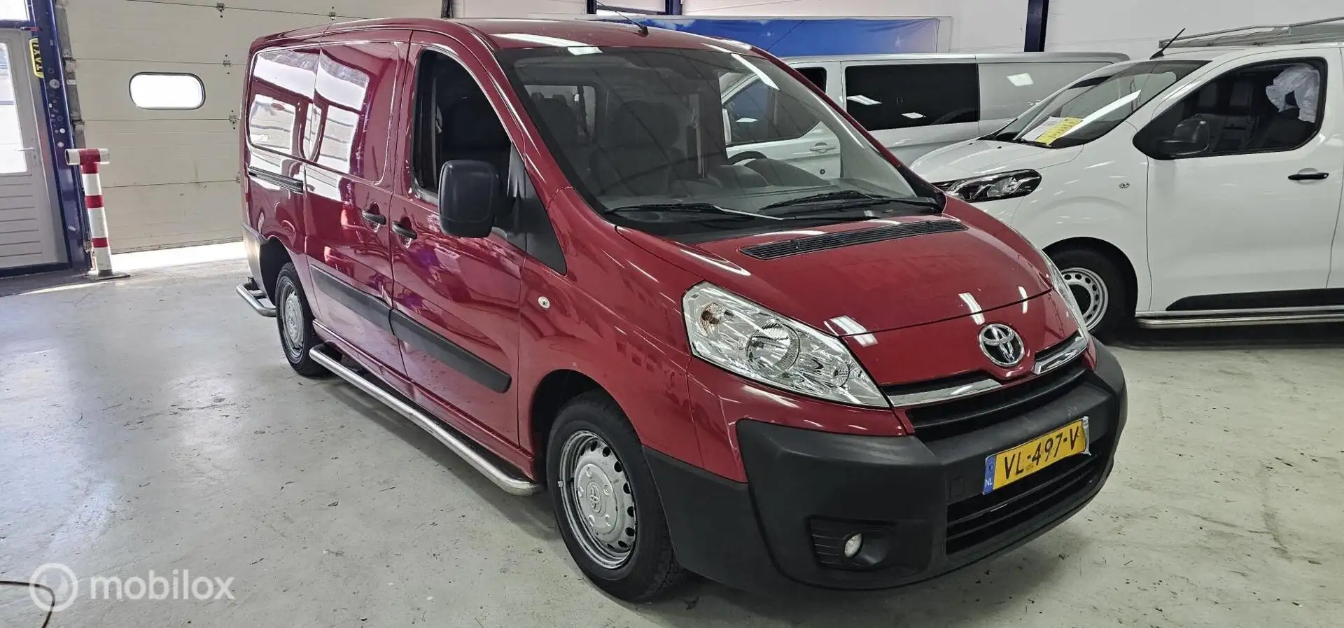 Toyota Proace 1.6D L2H1 Aspiration Airco Cruise Rouge - 2