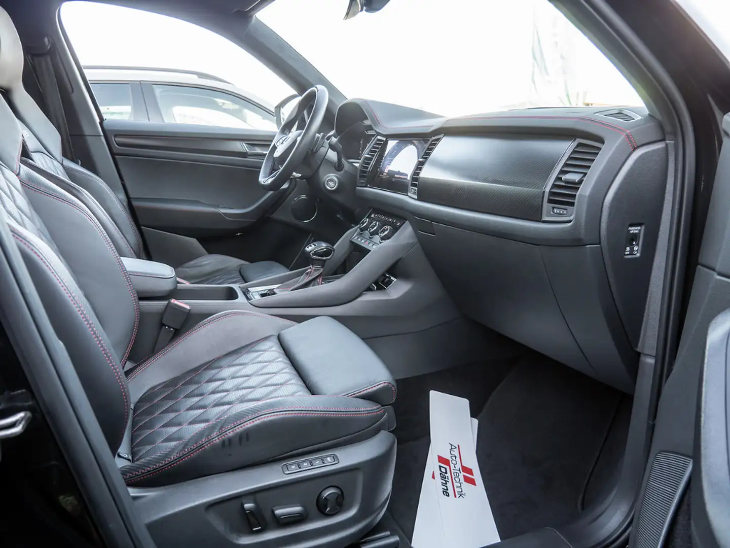 Skoda Kodiaq 2.0 TSI RS 4x4 ACC STANDHZ PANO 360° Schwarz - 2
