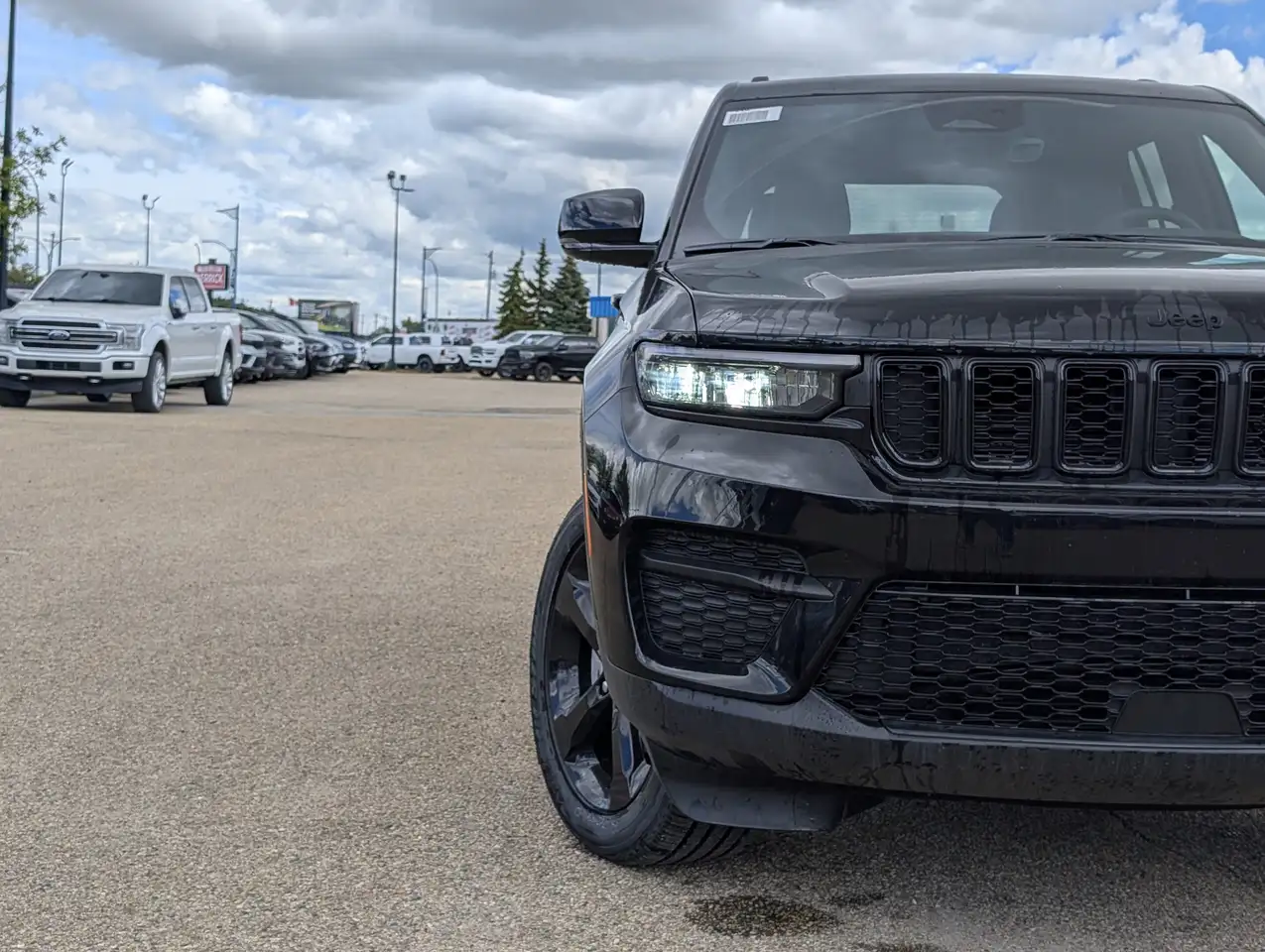 Jeep Grand Cherokee снимка Jeep Grand Cherokee
