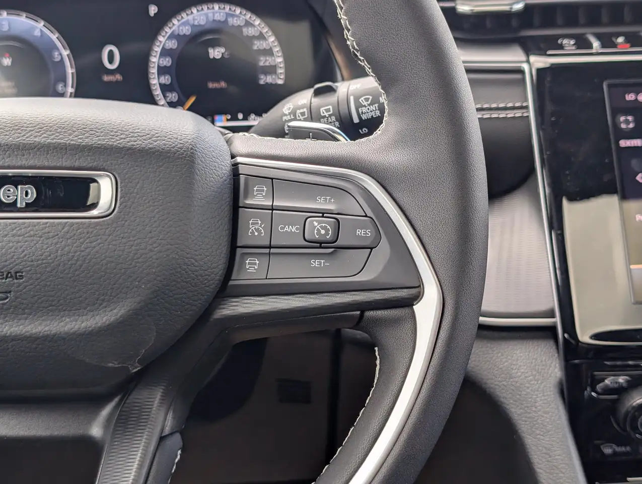 Jeep Grand Cherokee снимка Jeep Grand Cherokee