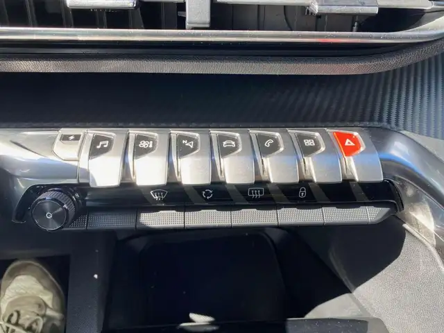Peugeot 3008 view 12