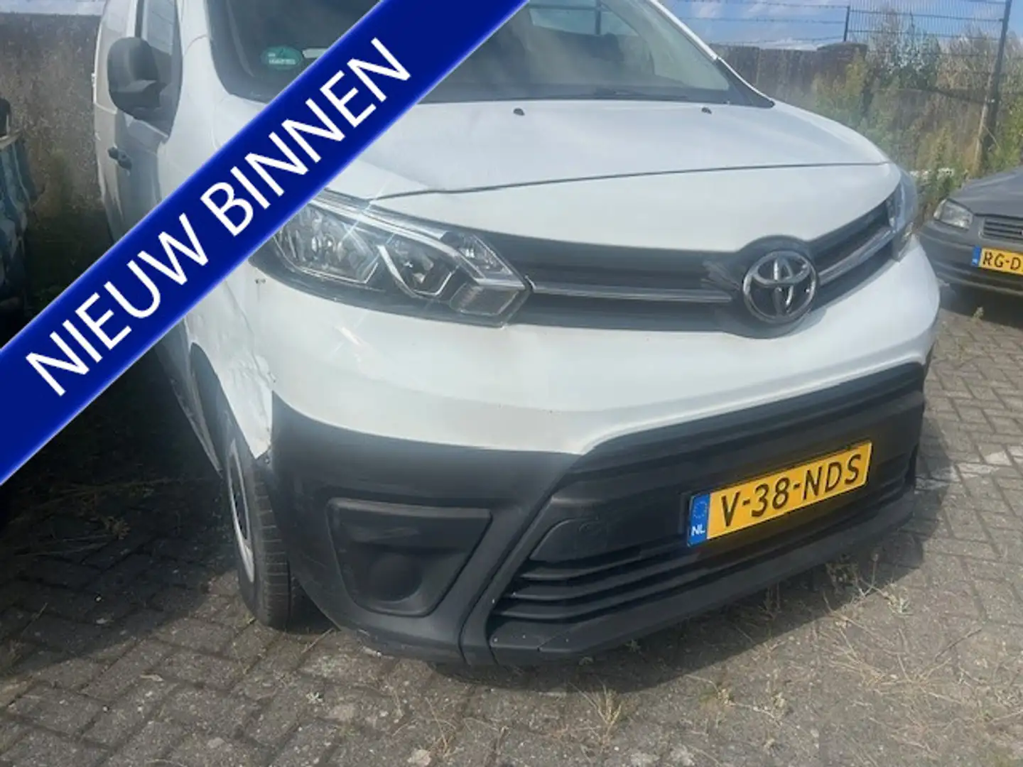 Toyota Proace Worker 1.5 D-4D Comfort Damages on the exterior ,r Blanc - 1