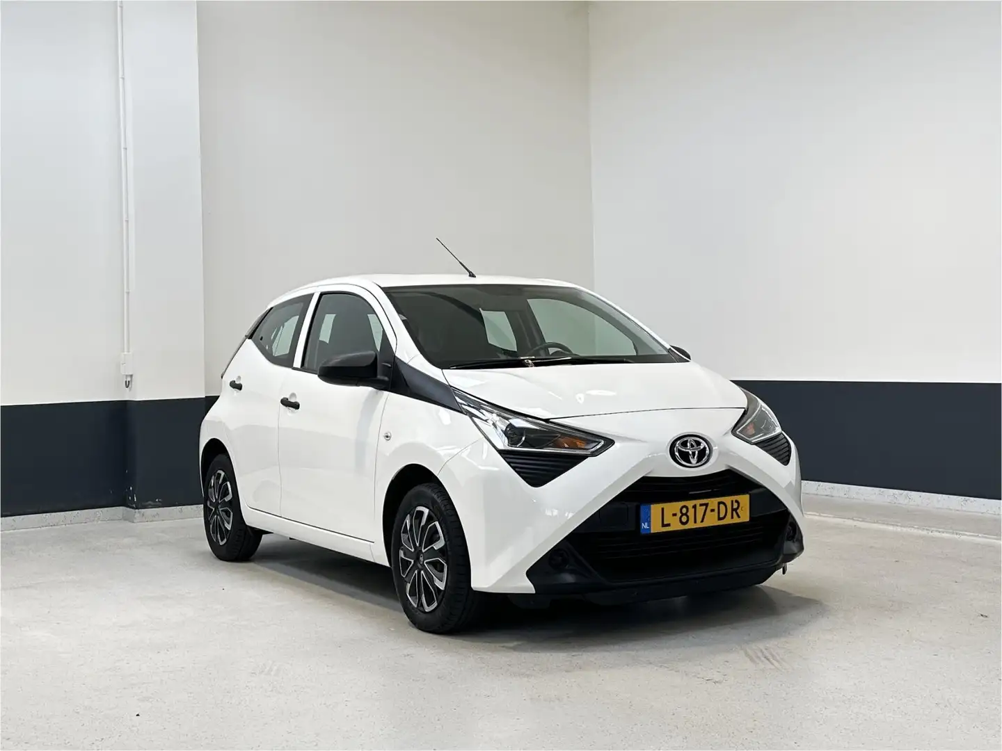 Toyota Aygo 1.0 VVT-i x | 1 Eig| NL | Carplay Android auto| Na Weiß - 1