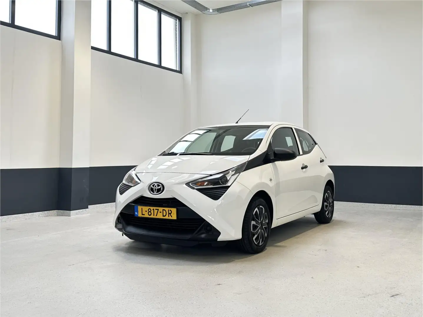 Toyota Aygo 1.0 VVT-i x | 1 Eig| NL Carplay Android auto| Navi Wit - 2