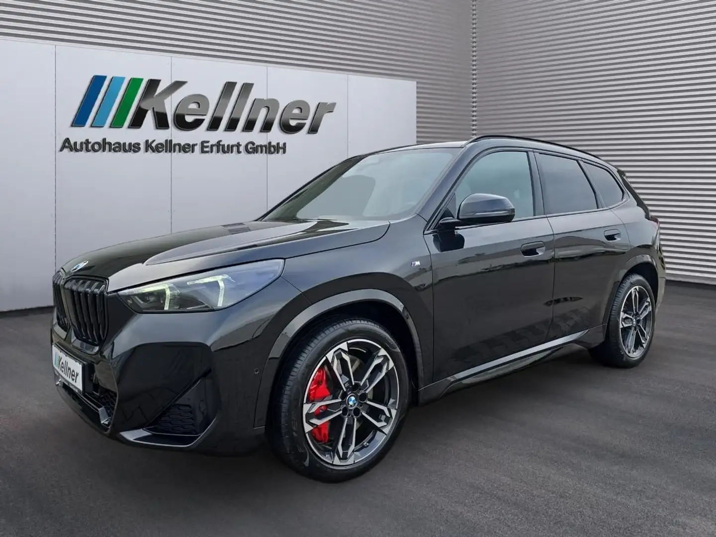 BMW X1 18i Aut. M-Sport-PRO+AHK+Pano+Paekassist Schwarz - 2