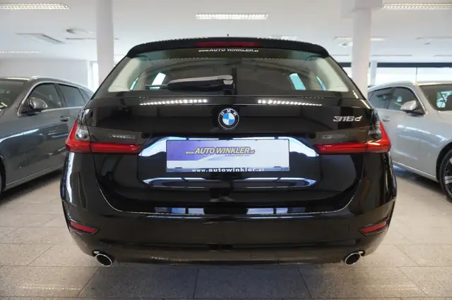 BMW 3 Series view 6