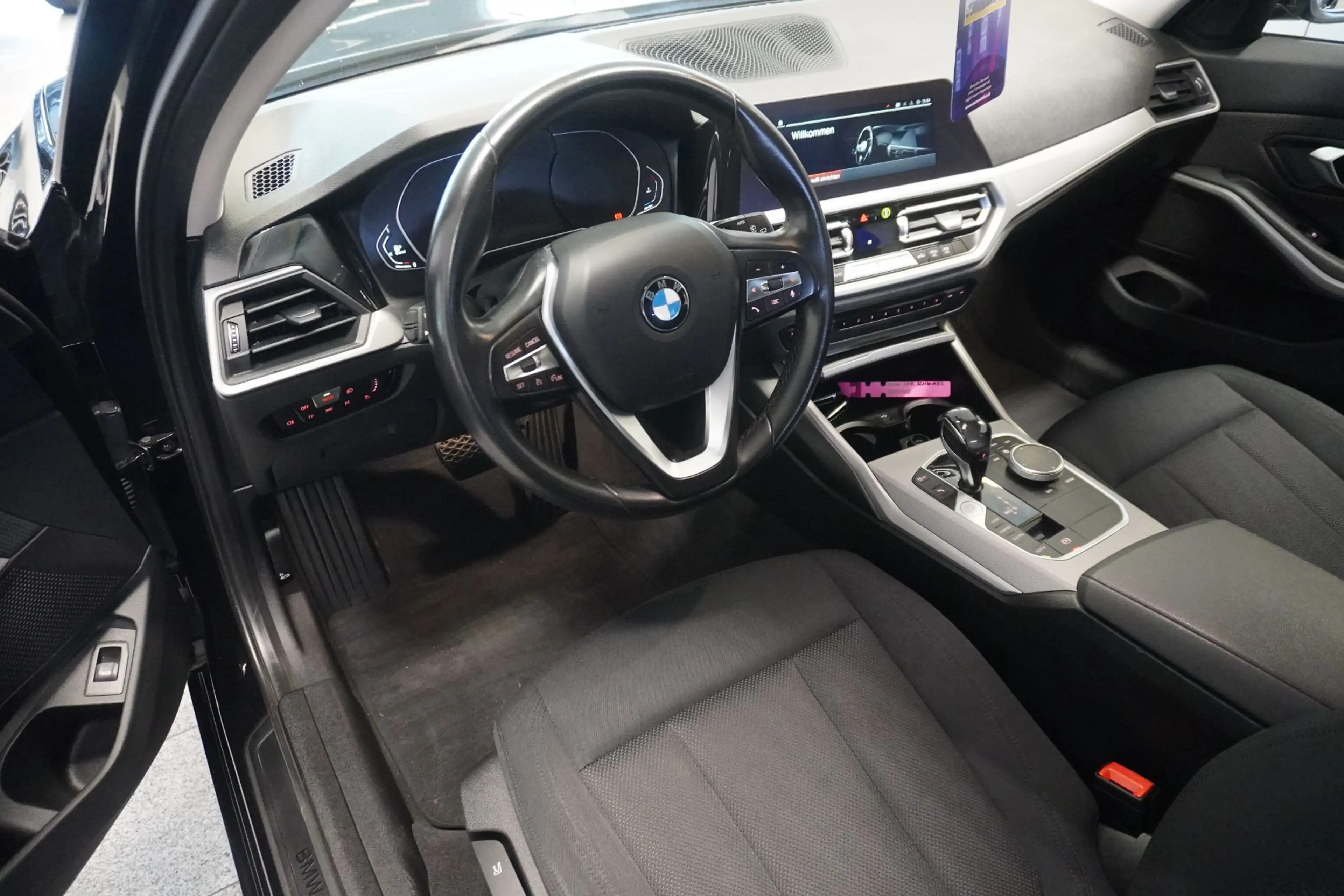 BMW 316 d 48 V Touring Aut. Virtual/Navi/LED/PDC — photo 7