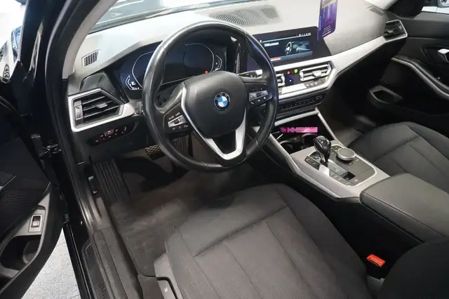 BMW 3 Series view 7