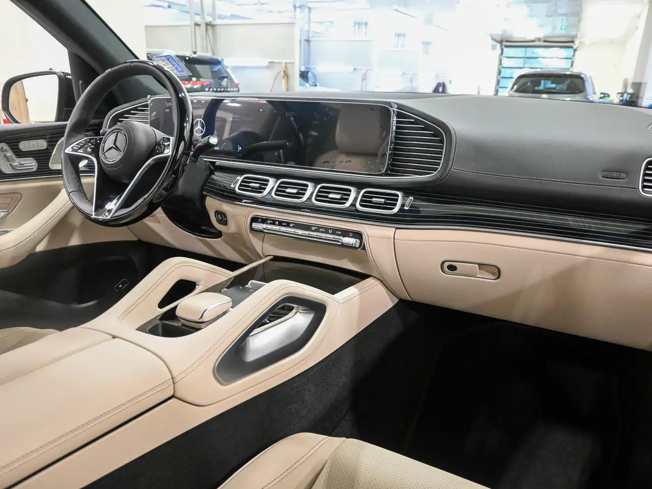 Mercedes-Benz GLE снимка Mercedes-Benz GLE