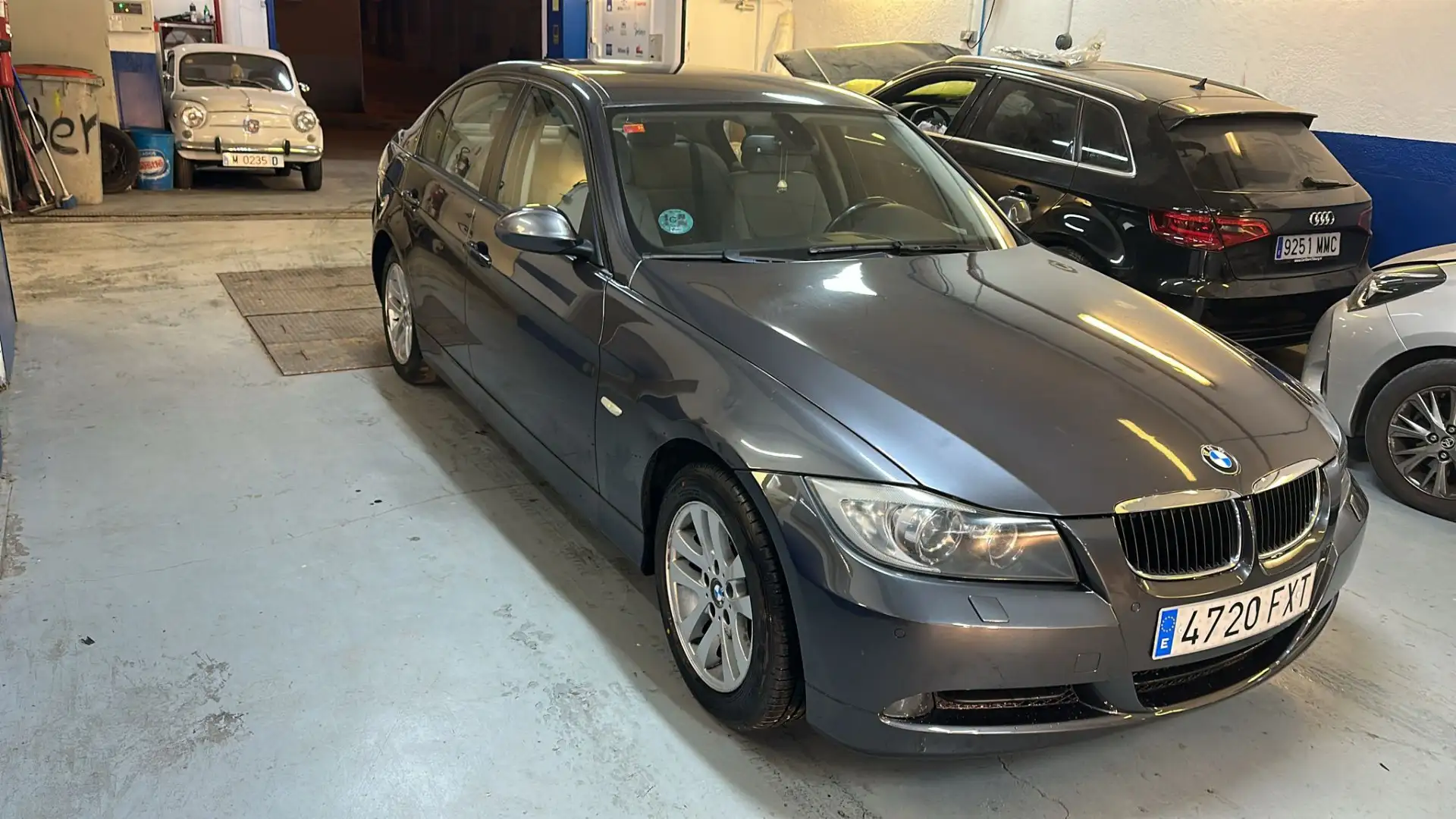 BMW 320 320i - 1