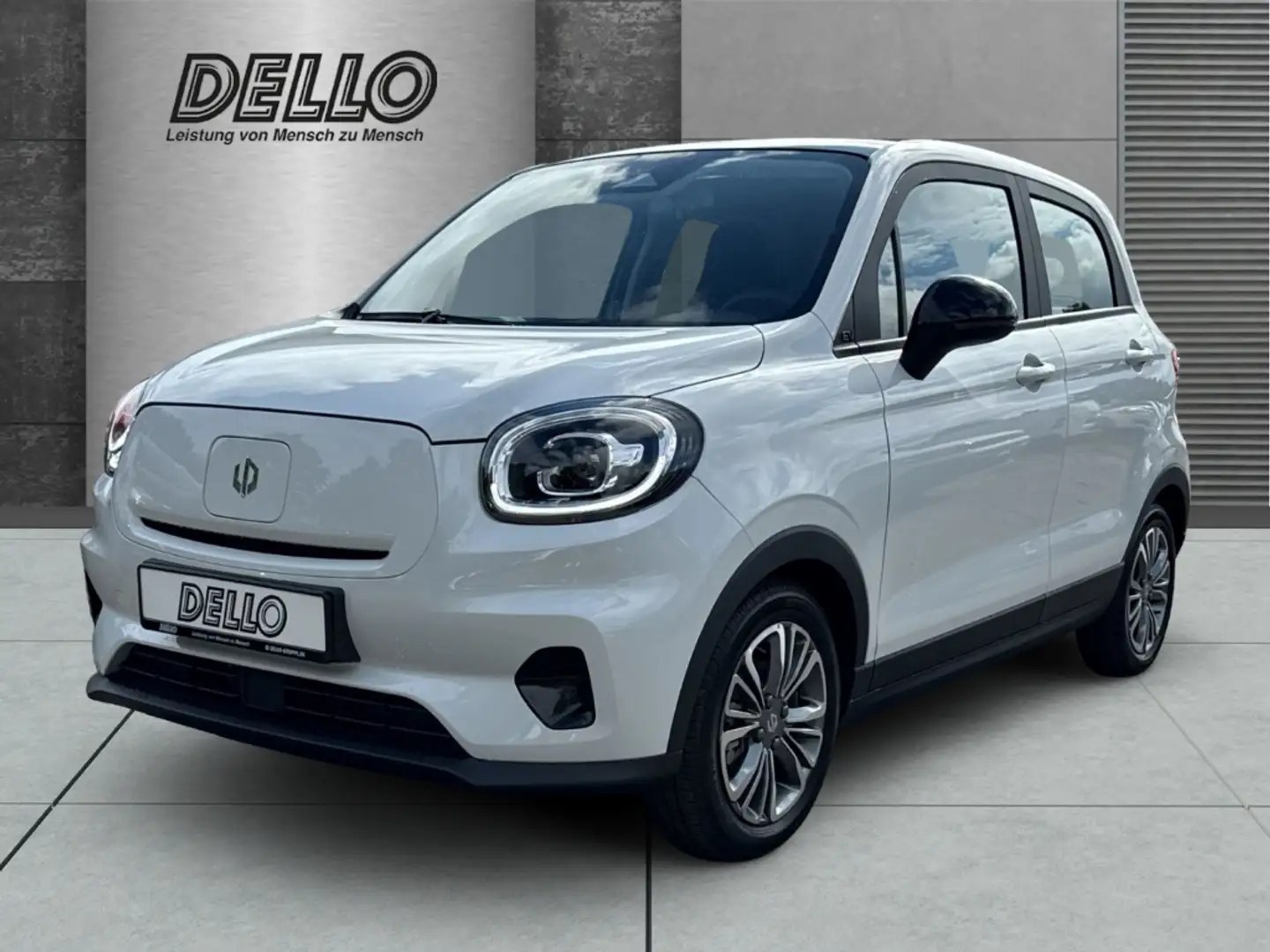 Leapmotor T03 70 kW DESIGN EV Panorama Navi ACC Klimaautom Fahre Weiß - 1