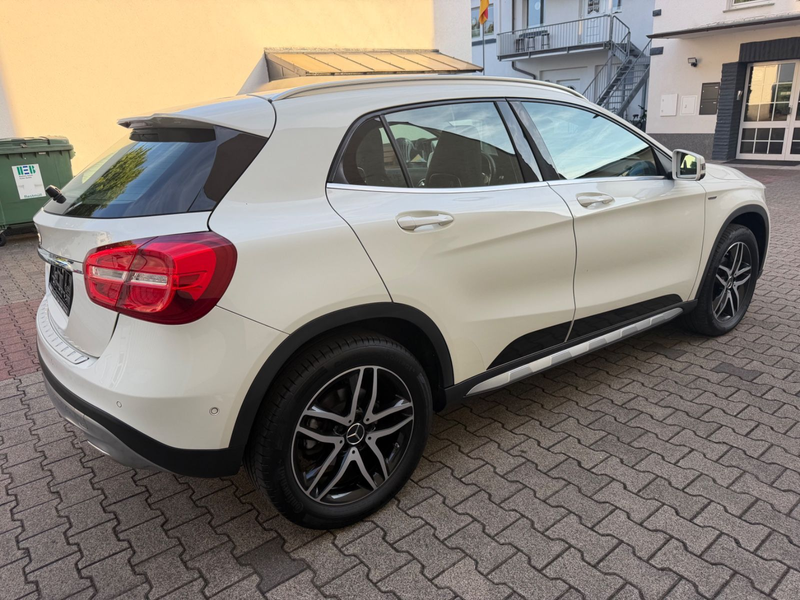 Mercedes-Benz GLA 220 CDI ( 1 Hand / Navi / Kamera ) — photo 3
