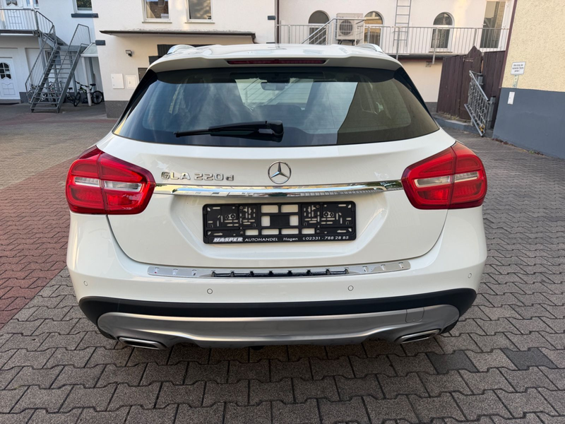 Mercedes-Benz GLA 220 CDI ( 1 Hand / Navi / Kamera ) — photo 6