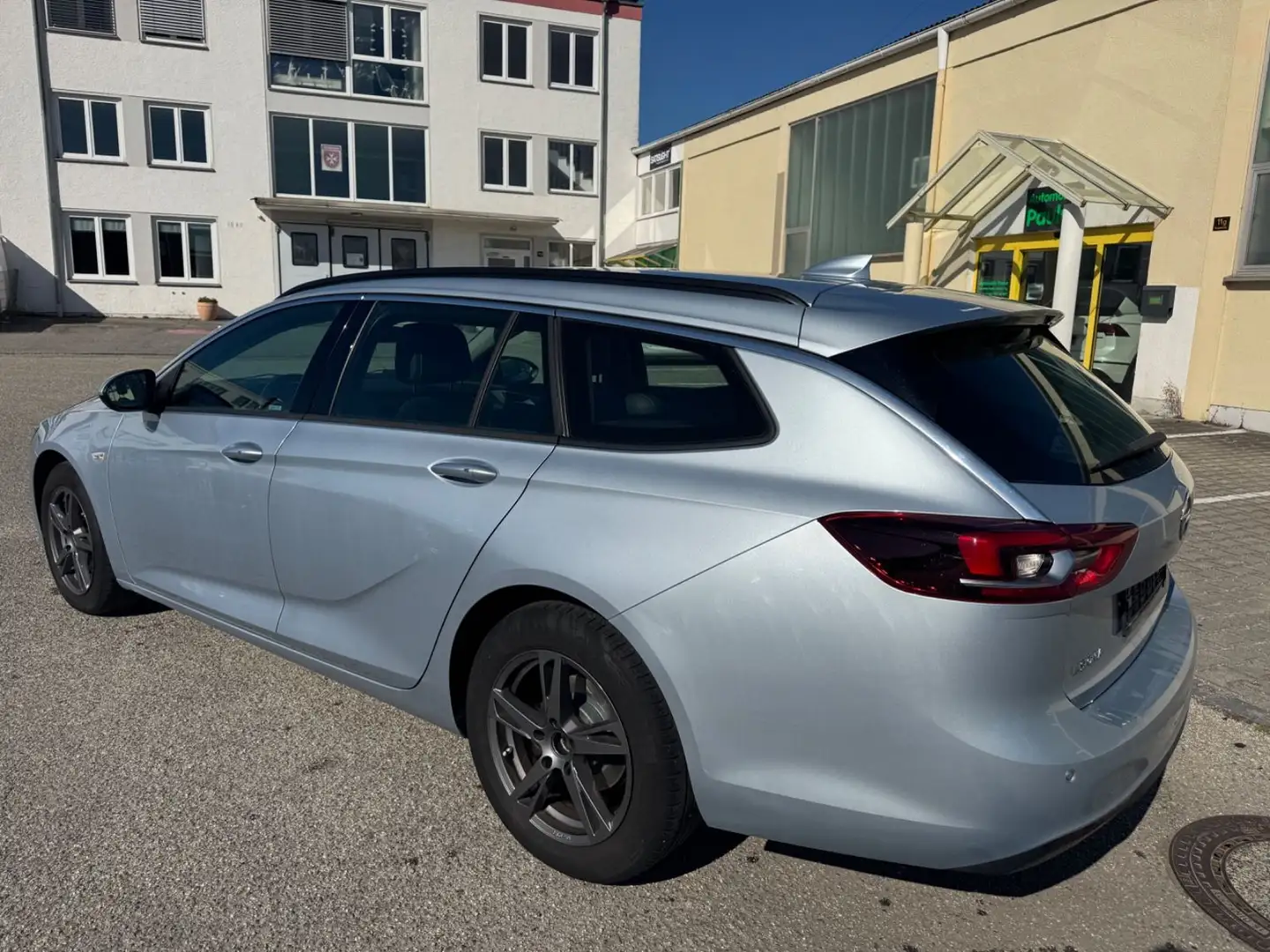 Opel Insignia B Sports Tourer Edition 2.0 CDTI Aut.° Silber - 1