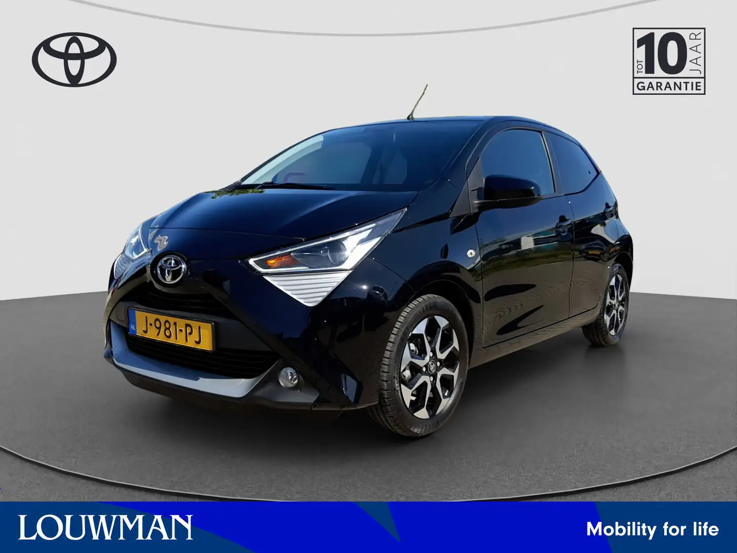 Toyota Aygo 1.0 VVT-i x-joy | Airco | Camera | LM Velgen | Zwart - 1