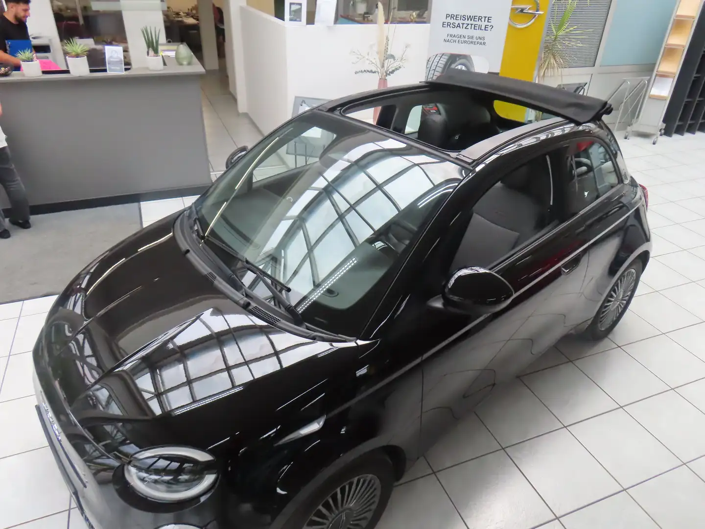 Fiat 500e Icon Cabrio Akku 42 kWh -LED- Zwart - 1