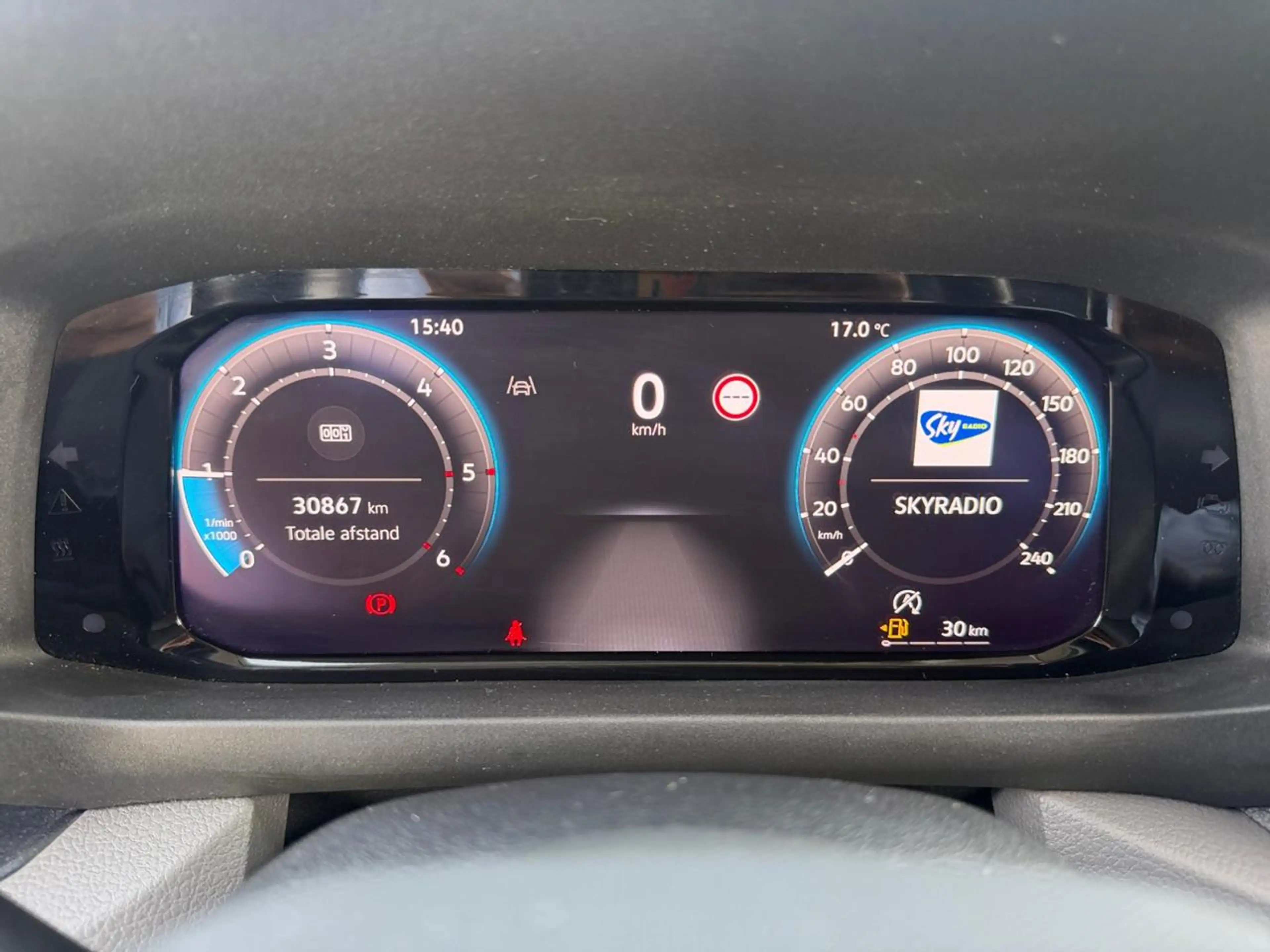 Volkswagen Crafter 2.0 TDi (140pk) /// Parkeersenoren voor & achteraan /// Android Auto & Apple Carplay /// — photo 14