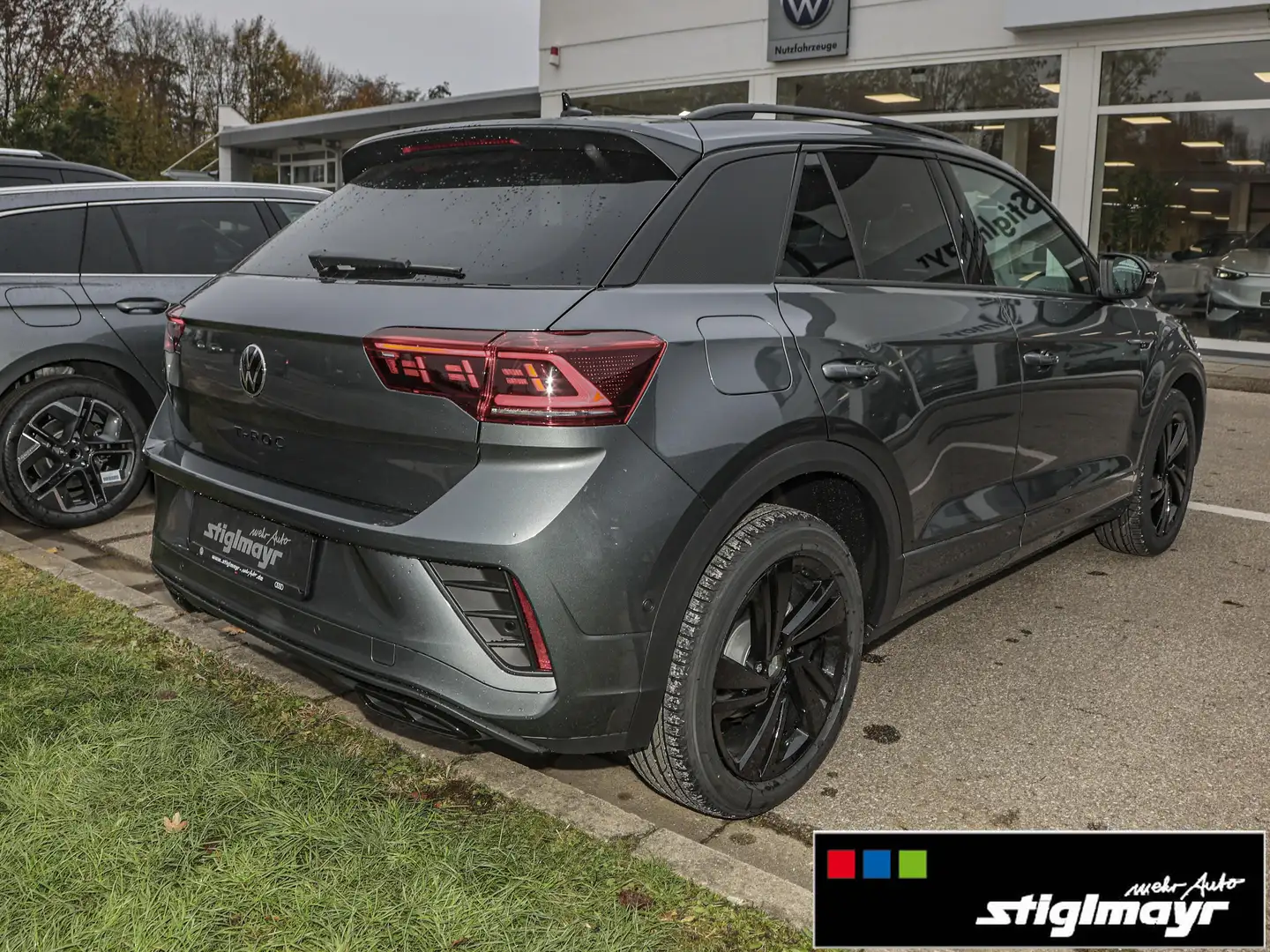 Volkswagen T-Roc R-Line 1.5 TSI Navi Matrix AHK ACC Alu-18` Grau - 2