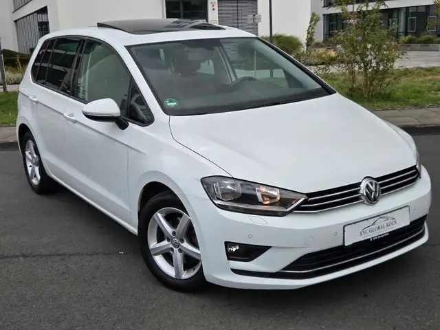Volkswagen Golf view 2