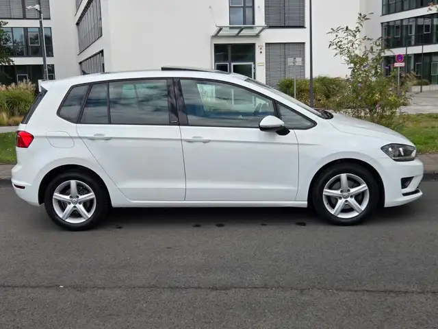 Volkswagen Golf view 5