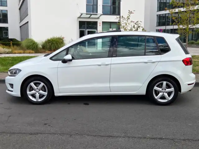 Volkswagen Golf view 6