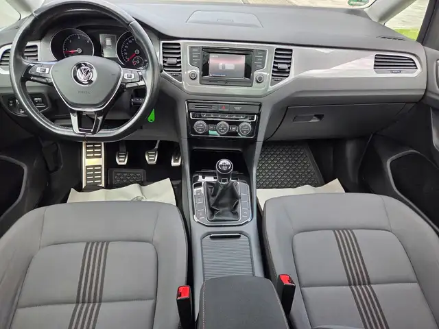Volkswagen Golf view 13