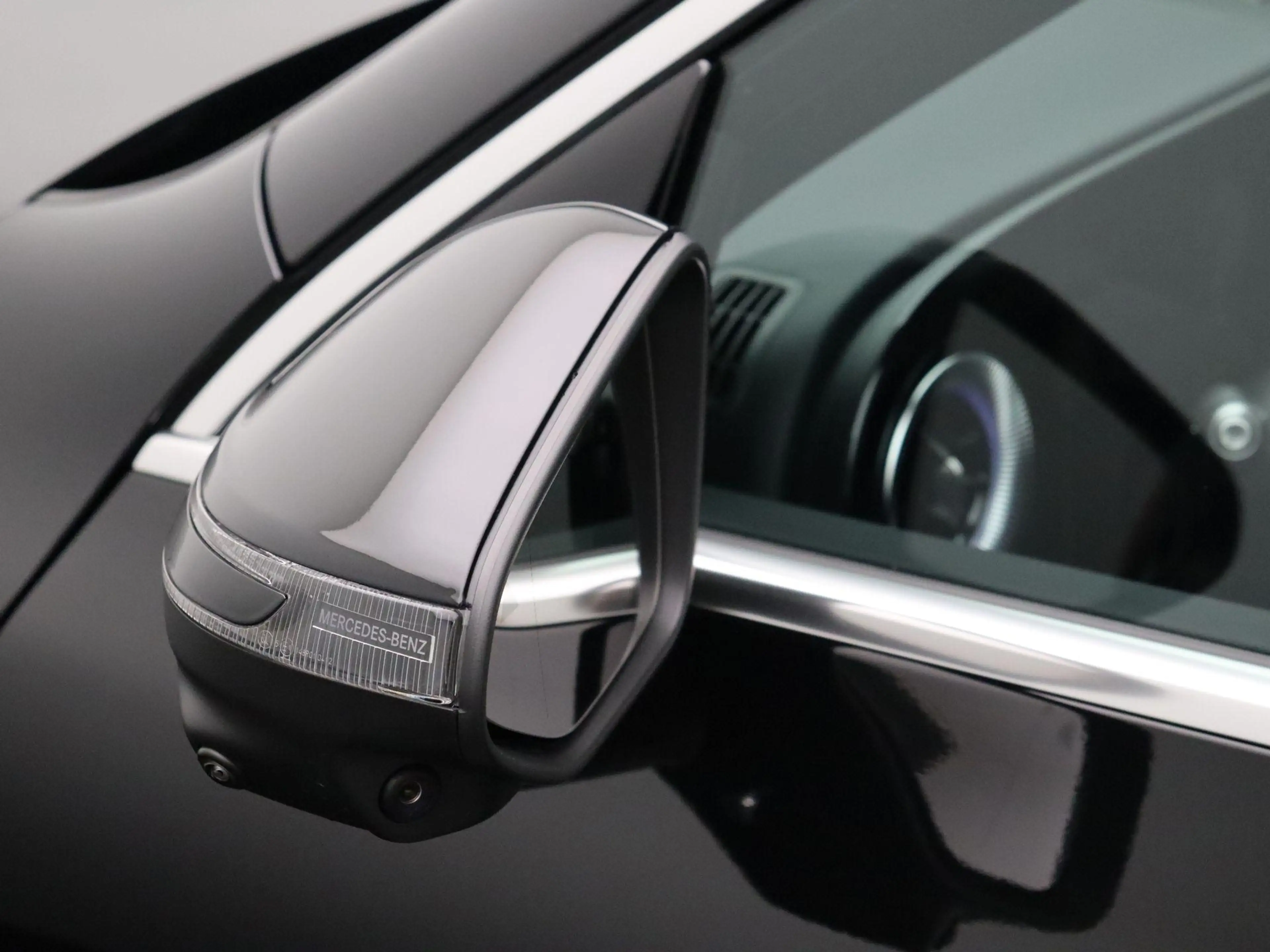 Mercedes-Benz GLB 250 250+ Luxury Line + SUPERSCREEN + BURMESTER + HEAD — photo 8