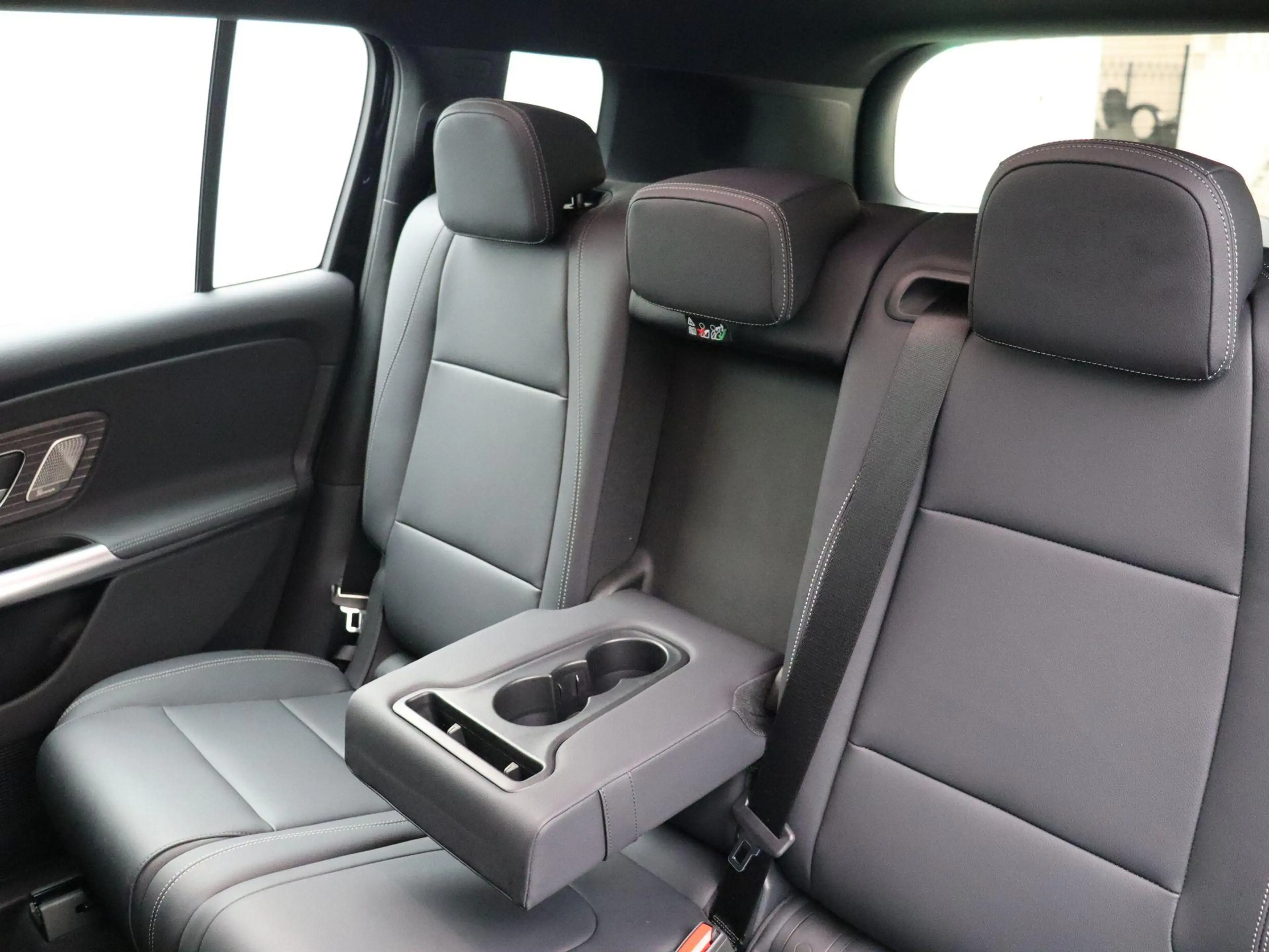 Mercedes-Benz GLB 250 250+ Luxury Line + SUPERSCREEN + BURMESTER + HEAD — photo 14