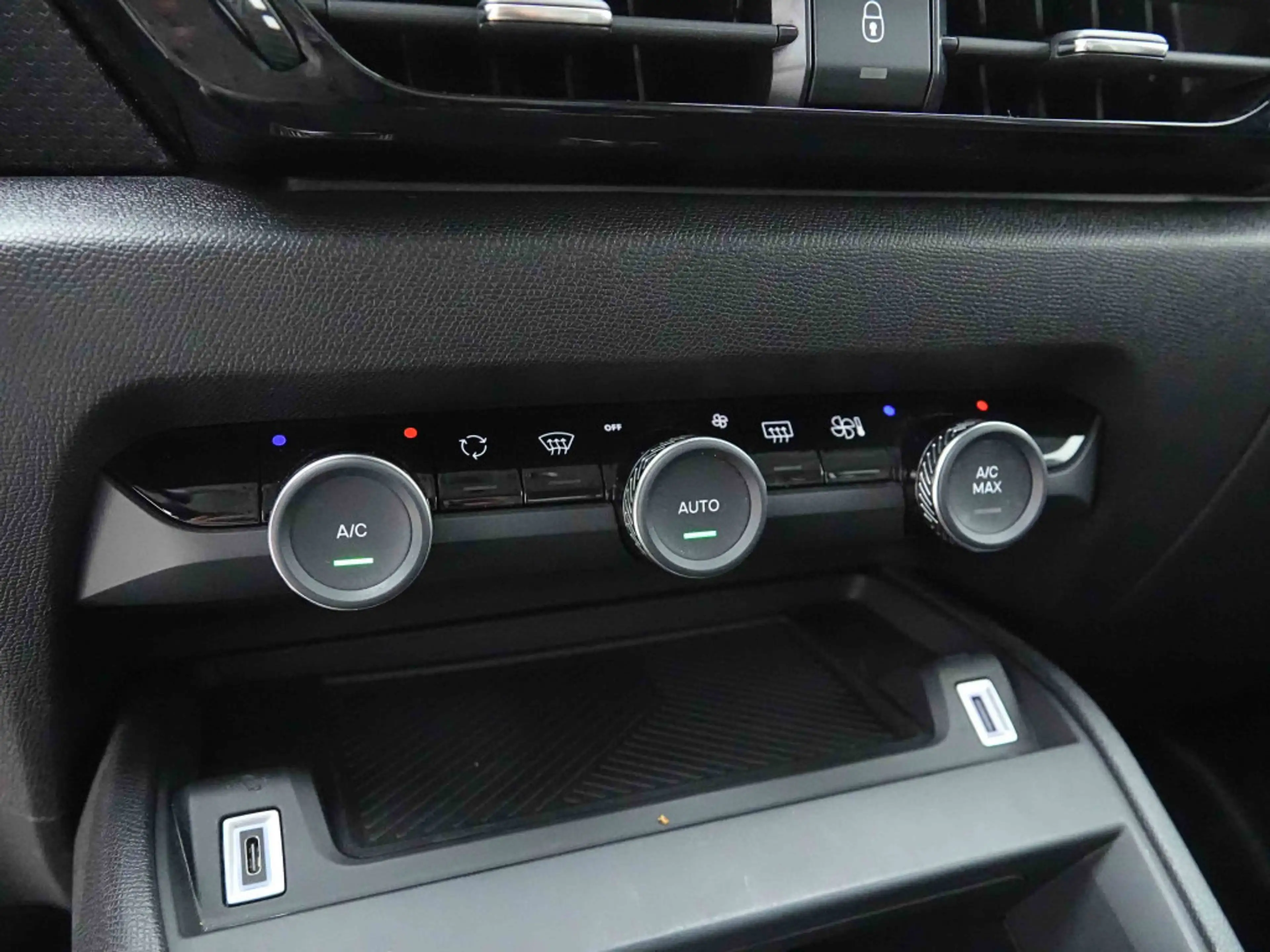 Citroen C4 X Hybrid 145 AUT MAX | Leather | GPS | Camera | Alu18 — photo 12