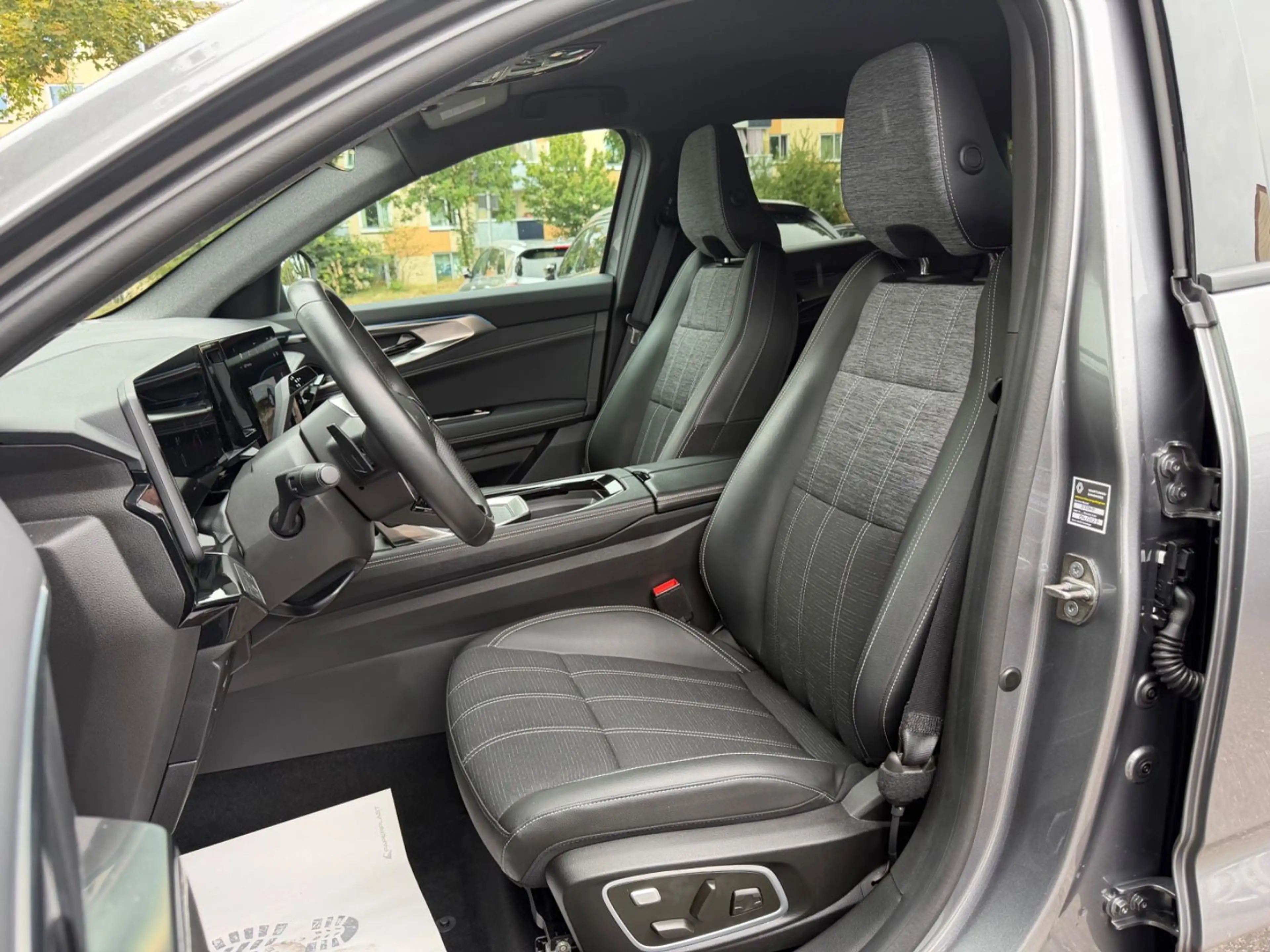 Renault Austral Techno 1.3 TCe 160 Mild-Hybrid/KAM/LED — photo 9