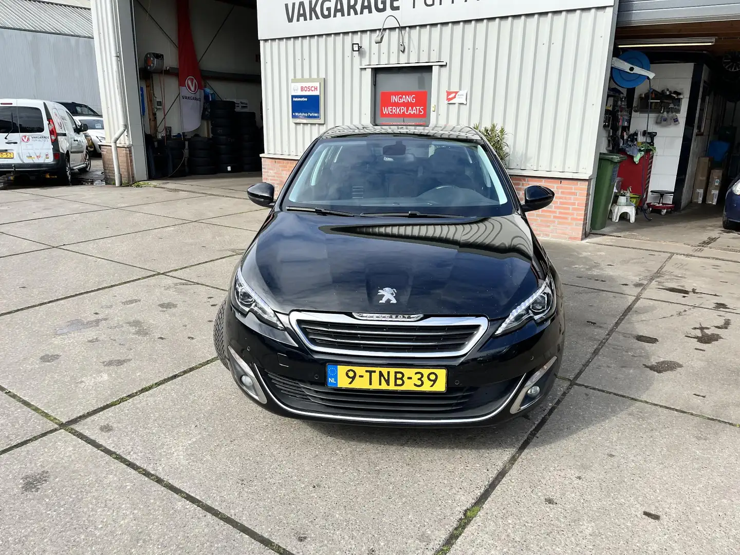 Peugeot 308 1.6 THP Première Fekete - 2