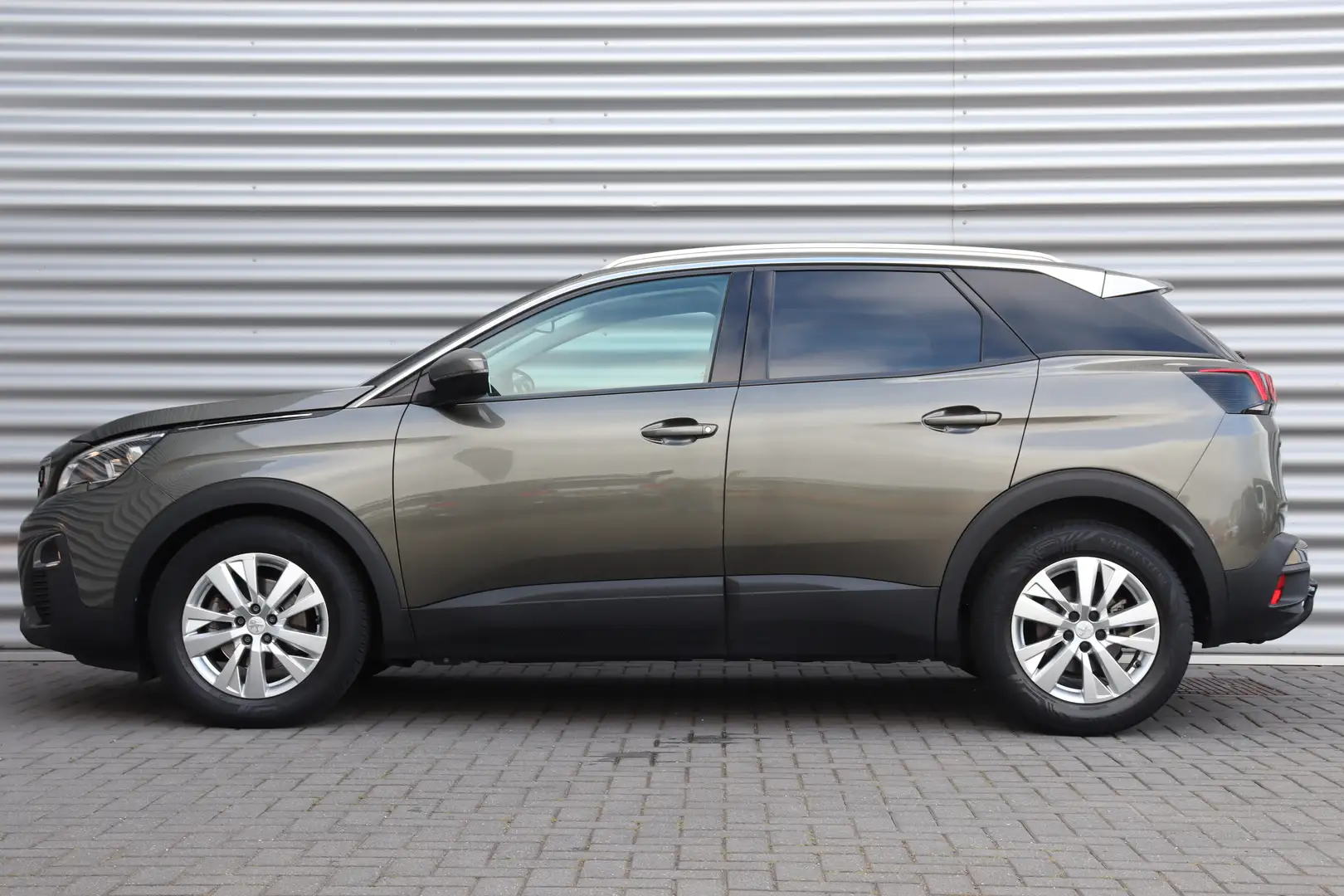 Peugeot 3008 1.2 PURETECH 130PK ACTIVE PACK / NAVI / CLIMA / LE Grau - 2