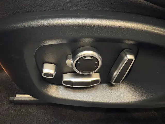 Jaguar E-Pace view 9