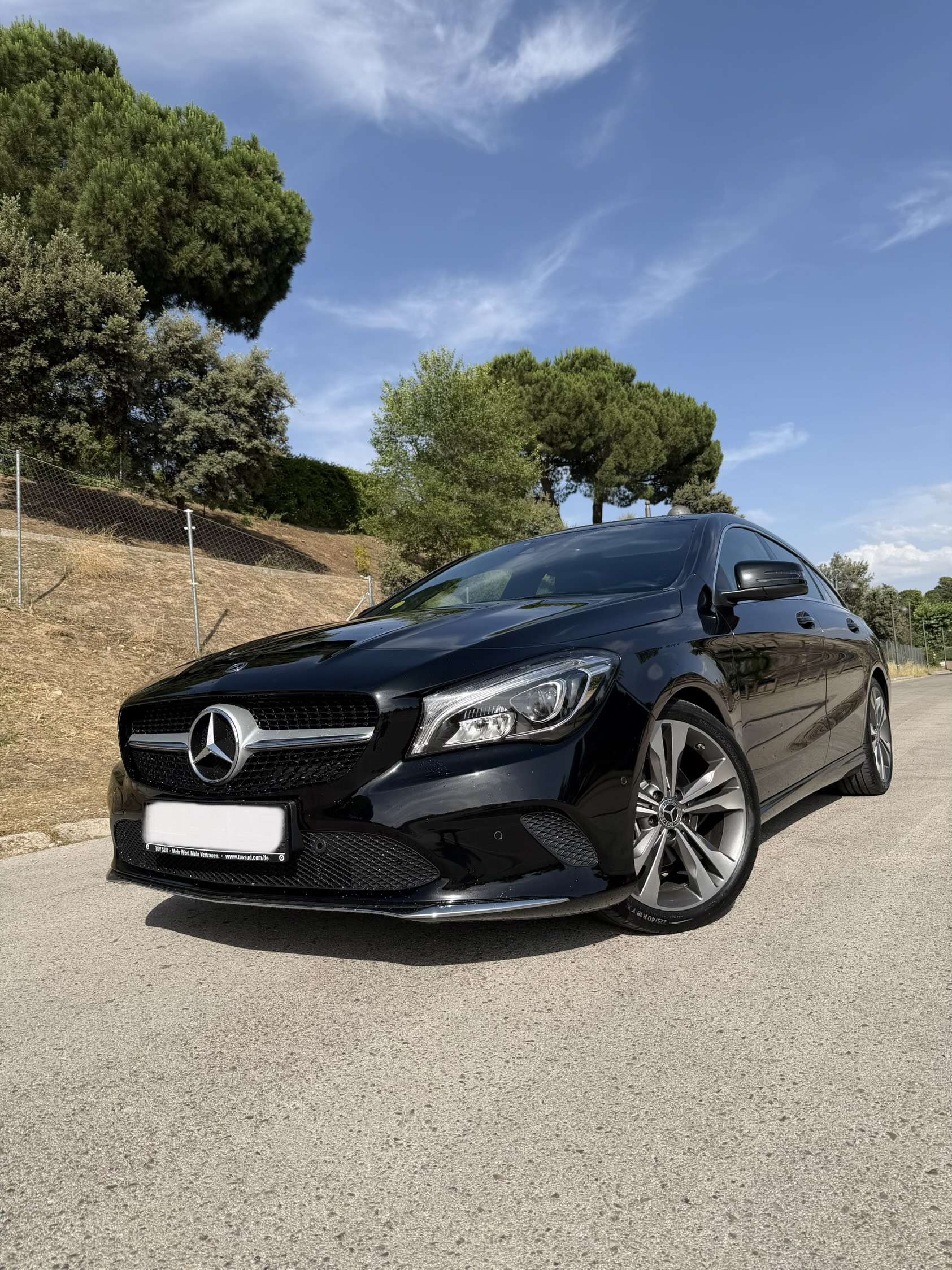 Mercedes-Benz CLA 200 Shooting Brake 200d 7G-DCT - foto 1
