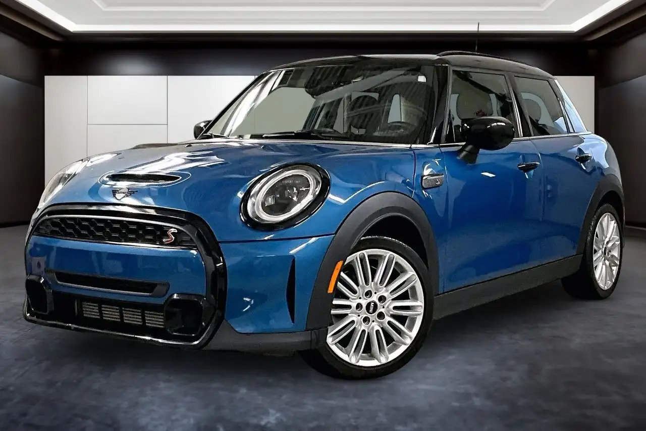 2023 MINI 5 Door