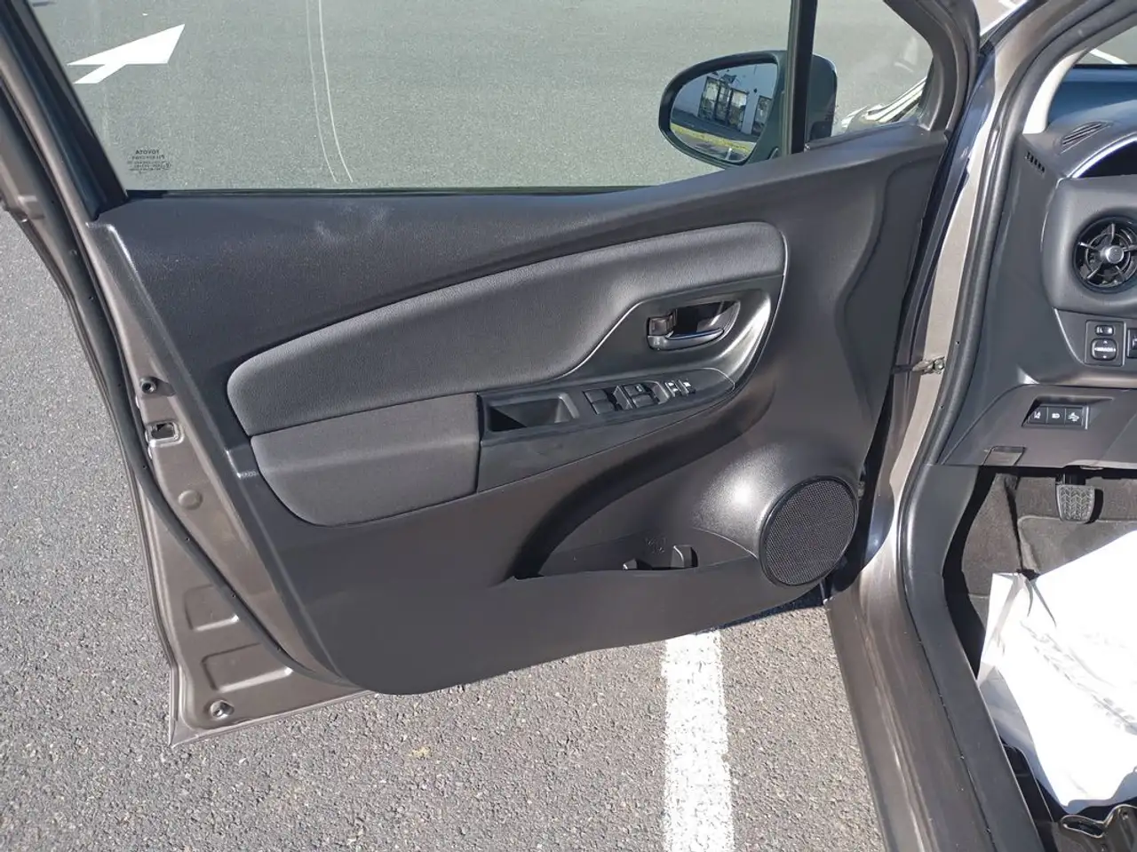 Toyota Yaris Yaris — photo 7