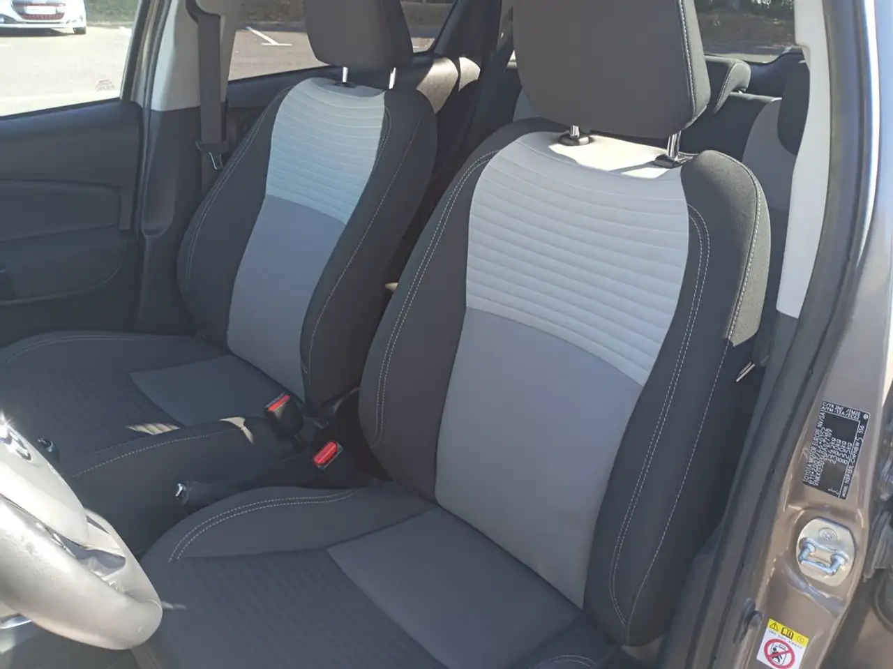 Toyota Yaris Yaris — photo 27