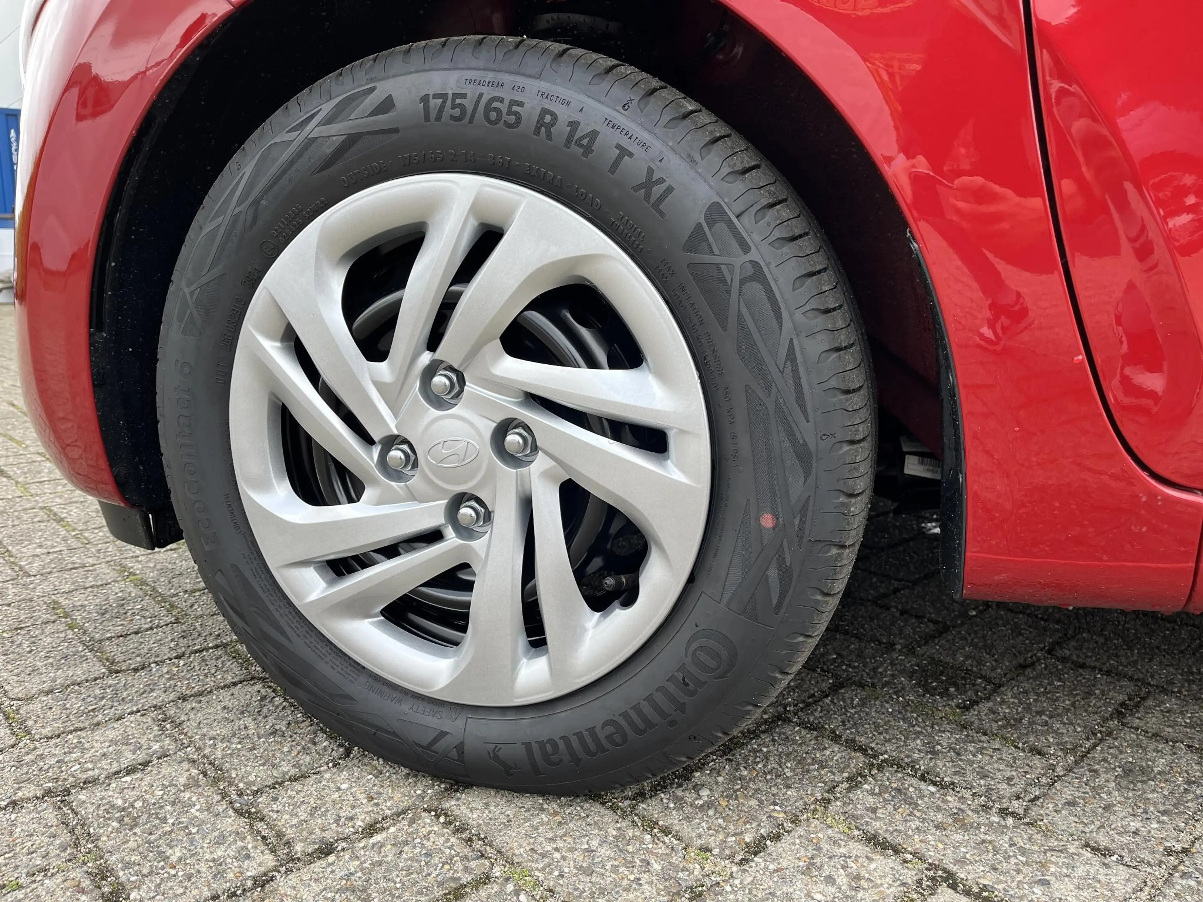 Hyundai i10 1.0 Comfort / Apple Carplay/Android Auto / audio-n — photo 11