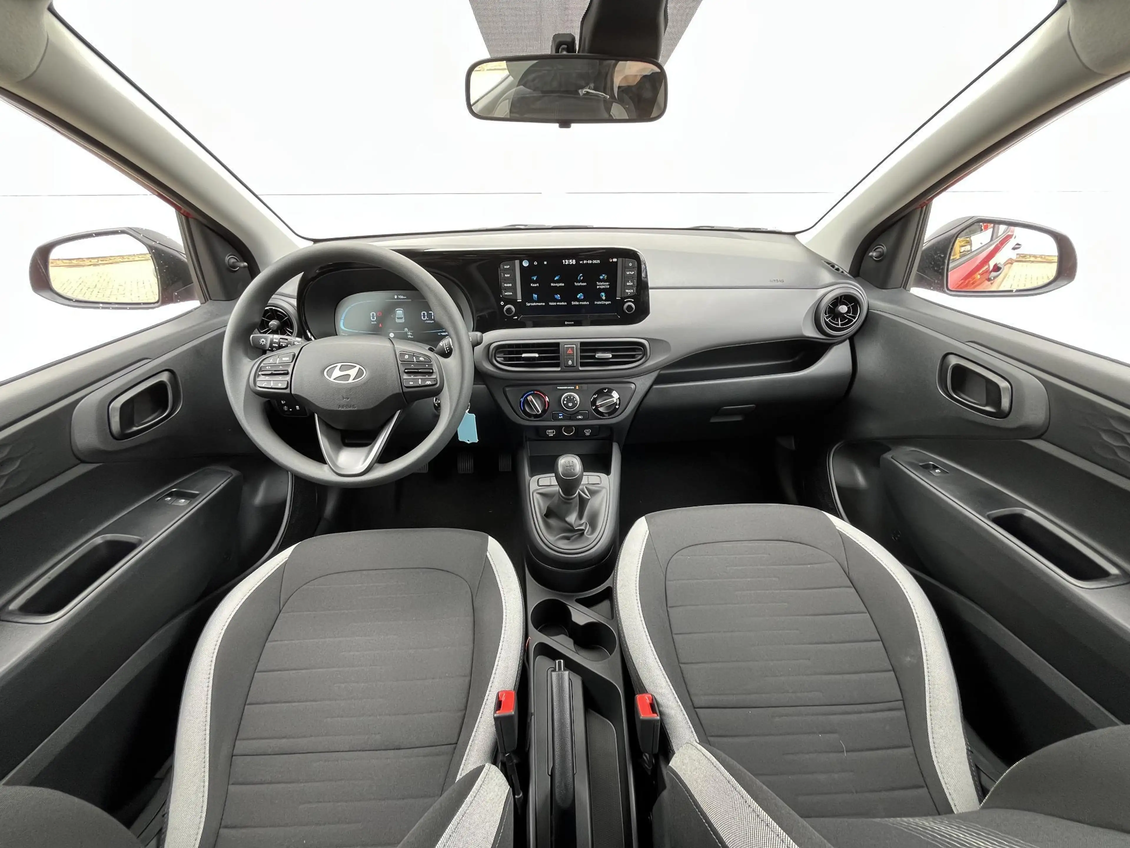 Hyundai i10 1.0 Comfort / Apple Carplay/Android Auto / audio-n — photo 15