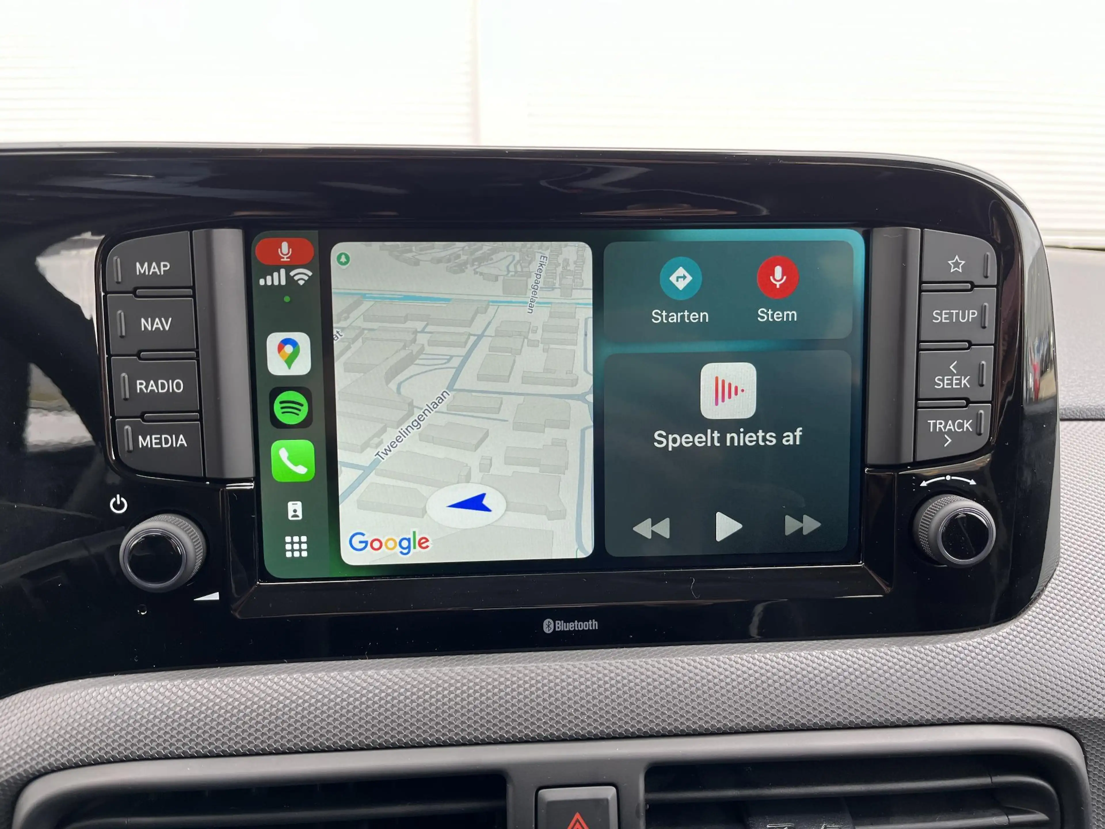 Hyundai i10 1.0 Comfort / Apple Carplay/Android Auto / audio-n — photo 4
