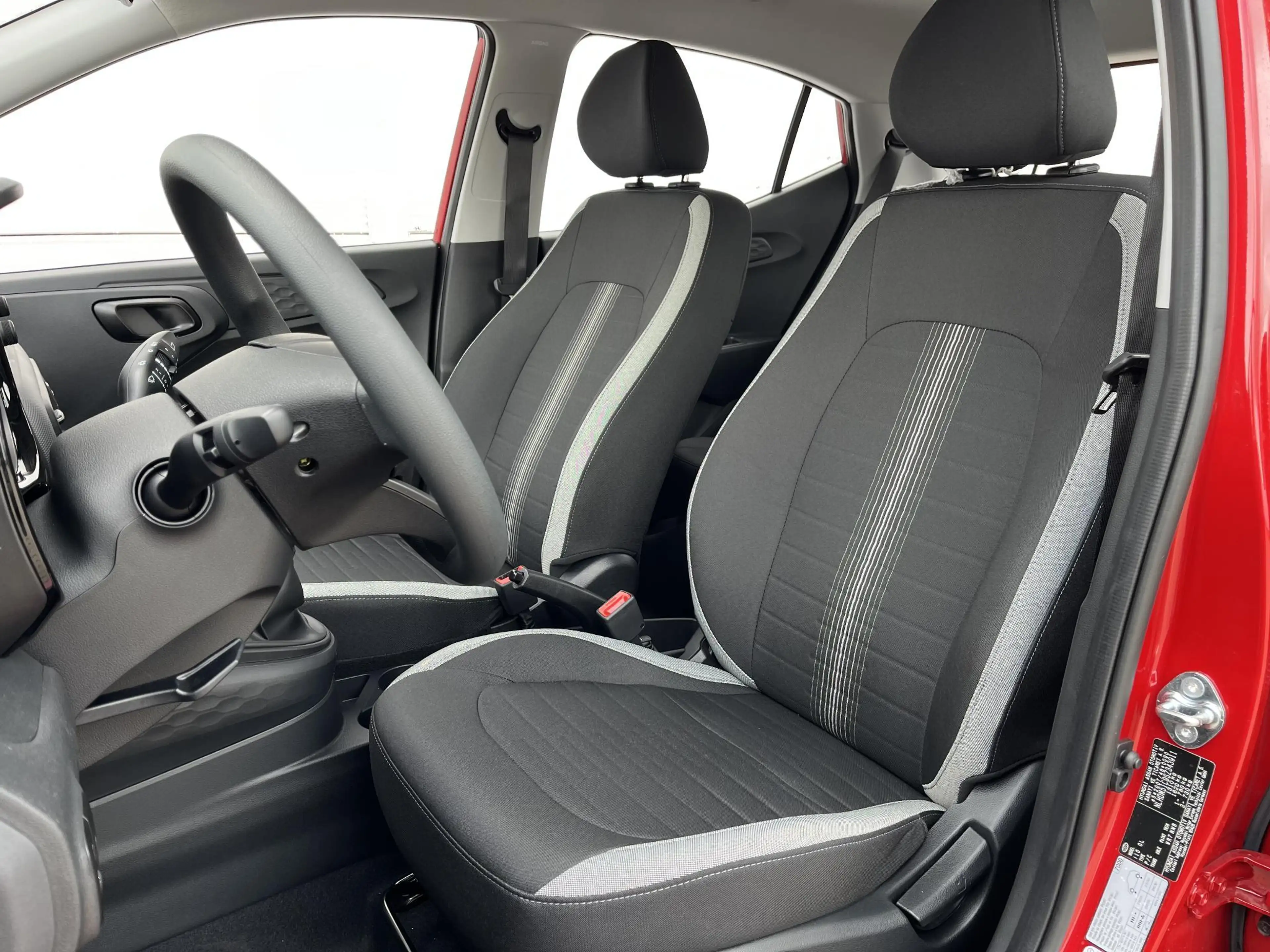Hyundai i10 1.0 Comfort / Apple Carplay/Android Auto / audio-n — photo 5
