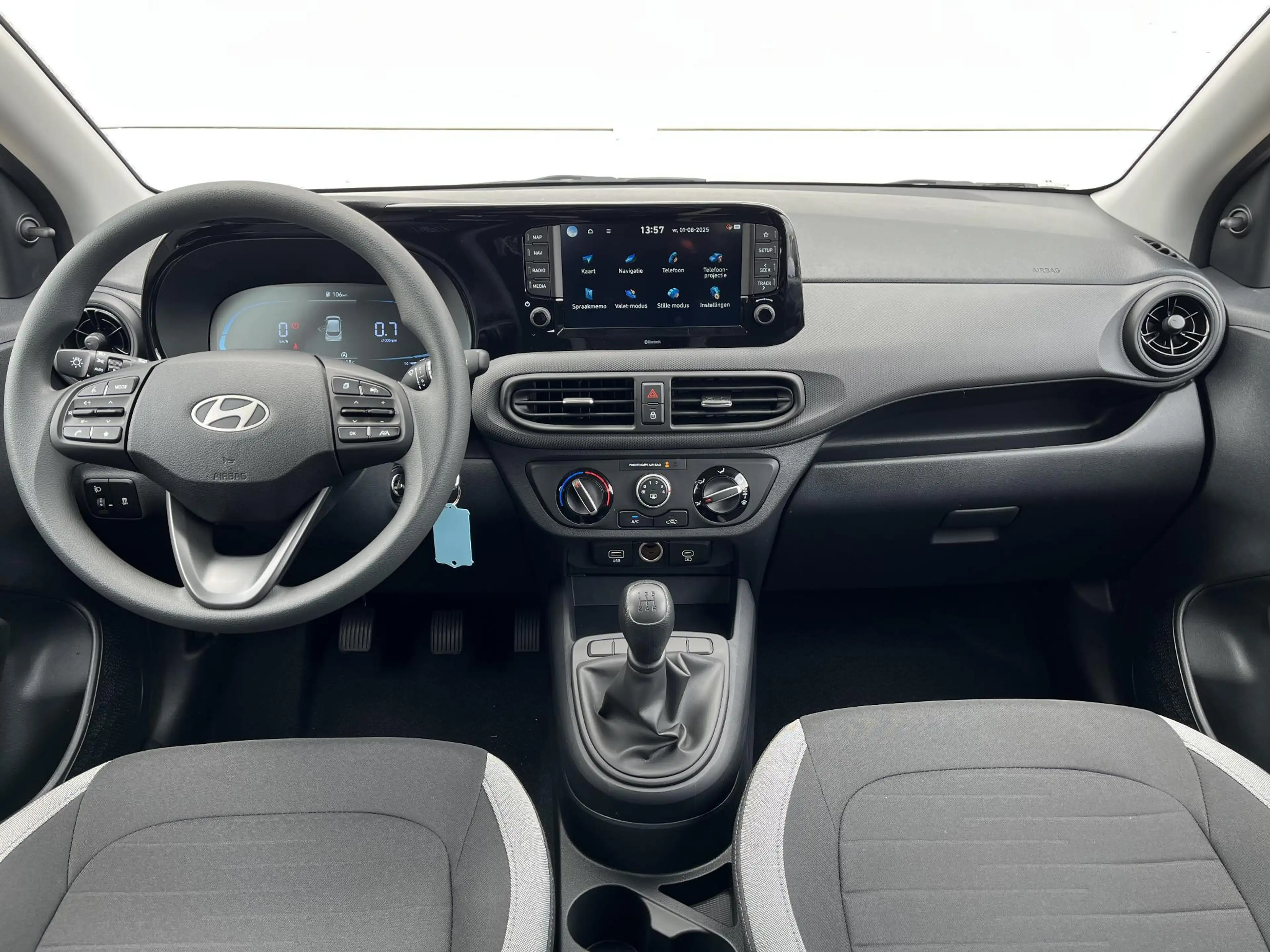 Hyundai i10 1.0 Comfort / Apple Carplay/Android Auto / audio-n — photo 2
